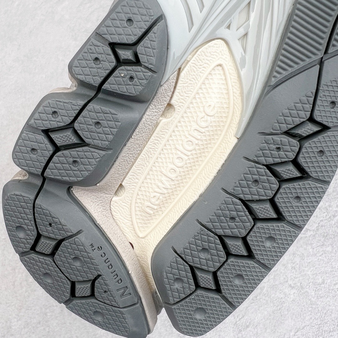 图片[16]-＃M纯原 New Balance M2002RLN 浅米灰色 CNY限定 NB新百伦潮流复古织物皮革减震防滑耐磨轻便低帮跑步鞋 原档数据独立私模大底 唯一正确六层组合大底 RB前软后硬 百分百还原原鞋脚感 基于市场现有版本全新升级调整 NB市场最强产物 全网最全配色加持 全套原楦原纸板原厂数据开发 全鞋电脑针车加持 原厂网布 原装进口头层翻毛皮料正确绒感卡色 正确中底拉帮中底网布细节 一比一手工擦旧效果 冲裁组合 匠心打造 耗时两个月开发完成 工艺极其复杂难度可想而知 高端零售专供产物 尺码：36 37 37.5 38 38.5 39.5 40 40.5 41.5 42 42.5 43 44 44.5 45 45.5 46.5 47-选品中心