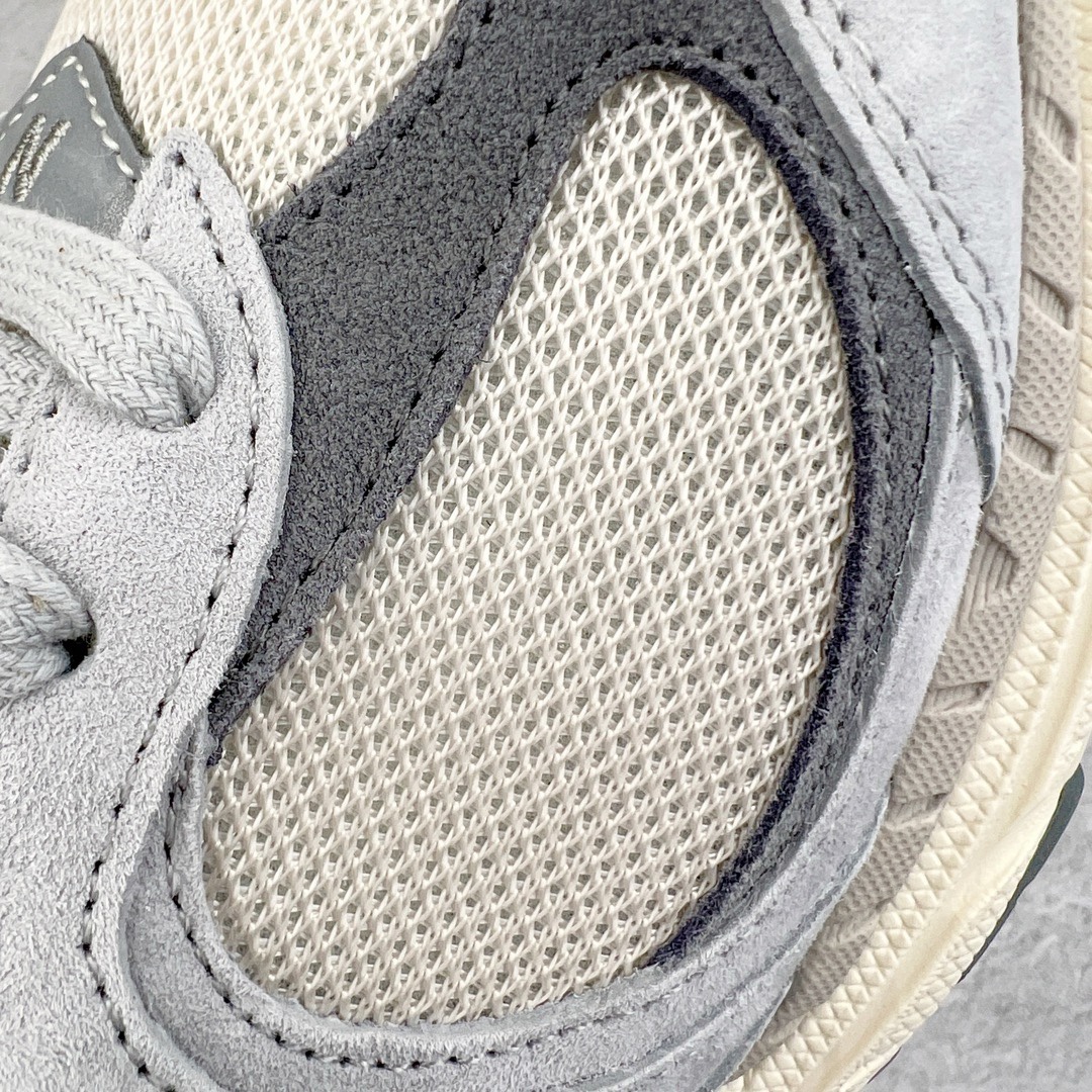 图片[11]-＃M纯原 New Balance M2002RLN 浅米灰色 CNY限定 NB新百伦潮流复古织物皮革减震防滑耐磨轻便低帮跑步鞋 原档数据独立私模大底 唯一正确六层组合大底 RB前软后硬 百分百还原原鞋脚感 基于市场现有版本全新升级调整 NB市场最强产物 全网最全配色加持 全套原楦原纸板原厂数据开发 全鞋电脑针车加持 原厂网布 原装进口头层翻毛皮料正确绒感卡色 正确中底拉帮中底网布细节 一比一手工擦旧效果 冲裁组合 匠心打造 耗时两个月开发完成 工艺极其复杂难度可想而知 高端零售专供产物 尺码：36 37 37.5 38 38.5 39.5 40 40.5 41.5 42 42.5 43 44 44.5 45 45.5 46.5 47-选品中心