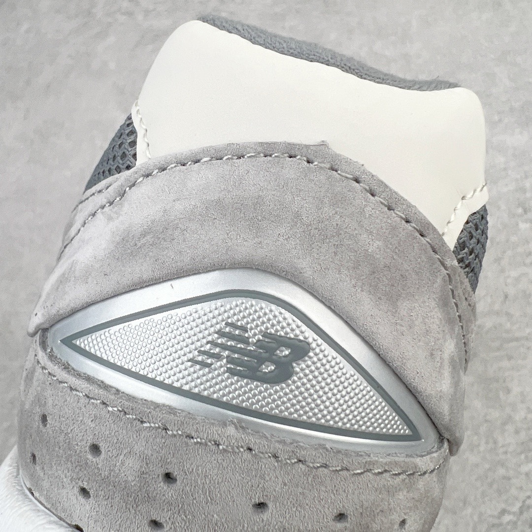 图片[17]-＃M纯原 New Balance M2002RST 灰色 NB新百伦潮流复古织物皮革减震防滑耐磨轻便低帮跑步鞋 原档数据独立私模大底 唯一正确六层组合大底 RB前软后硬 百分百还原原鞋脚感 基于市场现有版本全新升级调整 NB市场最强产物 全网最全配色加持 全套原楦原纸板原厂数据开发 全鞋电脑针车加持 原厂网布 原装进口头层翻毛皮料正确绒感卡色 正确中底拉帮中底网布细节 一比一手工擦旧效果 冲裁组合 匠心打造 耗时两个月开发完成 工艺极其复杂难度可想而知 高端零售专供产物 尺码：36 37 37.5 38 38.5 39.5 40 40.5 41.5 42 42.5 43 44 44.5 45 45.5 46.5 47-选品中心