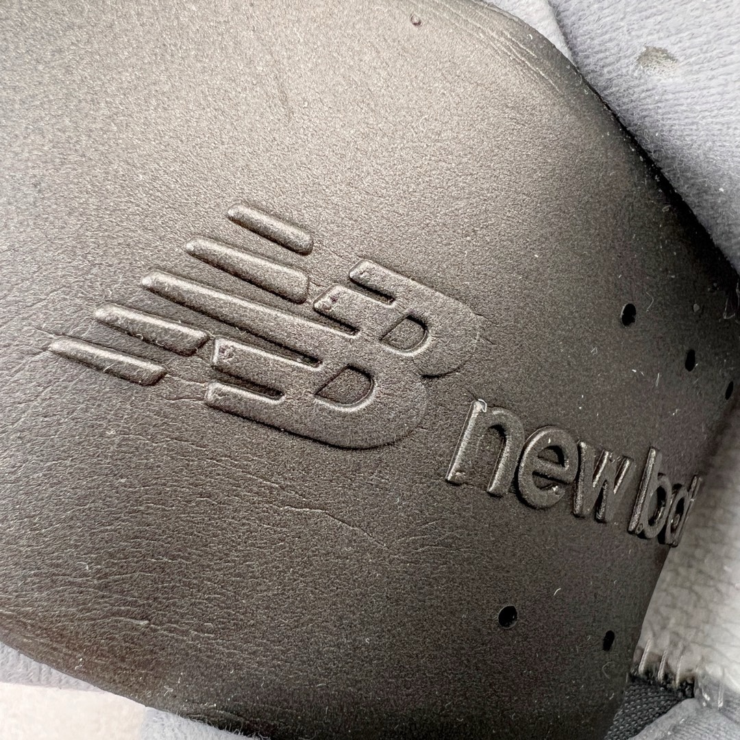 图片[16]-＃M纯原 New Balance M2002RST 灰色 NB新百伦潮流复古织物皮革减震防滑耐磨轻便低帮跑步鞋 原档数据独立私模大底 唯一正确六层组合大底 RB前软后硬 百分百还原原鞋脚感 基于市场现有版本全新升级调整 NB市场最强产物 全网最全配色加持 全套原楦原纸板原厂数据开发 全鞋电脑针车加持 原厂网布 原装进口头层翻毛皮料正确绒感卡色 正确中底拉帮中底网布细节 一比一手工擦旧效果 冲裁组合 匠心打造 耗时两个月开发完成 工艺极其复杂难度可想而知 高端零售专供产物 尺码：36 37 37.5 38 38.5 39.5 40 40.5 41.5 42 42.5 43 44 44.5 45 45.5 46.5 47-选品中心