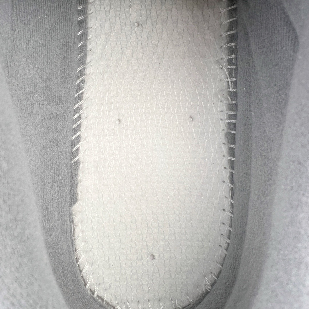 图片[18]-＃M纯原 New Balance M2002RST 灰色 NB新百伦潮流复古织物皮革减震防滑耐磨轻便低帮跑步鞋 原档数据独立私模大底 唯一正确六层组合大底 RB前软后硬 百分百还原原鞋脚感 基于市场现有版本全新升级调整 NB市场最强产物 全网最全配色加持 全套原楦原纸板原厂数据开发 全鞋电脑针车加持 原厂网布 原装进口头层翻毛皮料正确绒感卡色 正确中底拉帮中底网布细节 一比一手工擦旧效果 冲裁组合 匠心打造 耗时两个月开发完成 工艺极其复杂难度可想而知 高端零售专供产物 尺码：36 37 37.5 38 38.5 39.5 40 40.5 41.5 42 42.5 43 44 44.5 45 45.5 46.5 47-选品中心