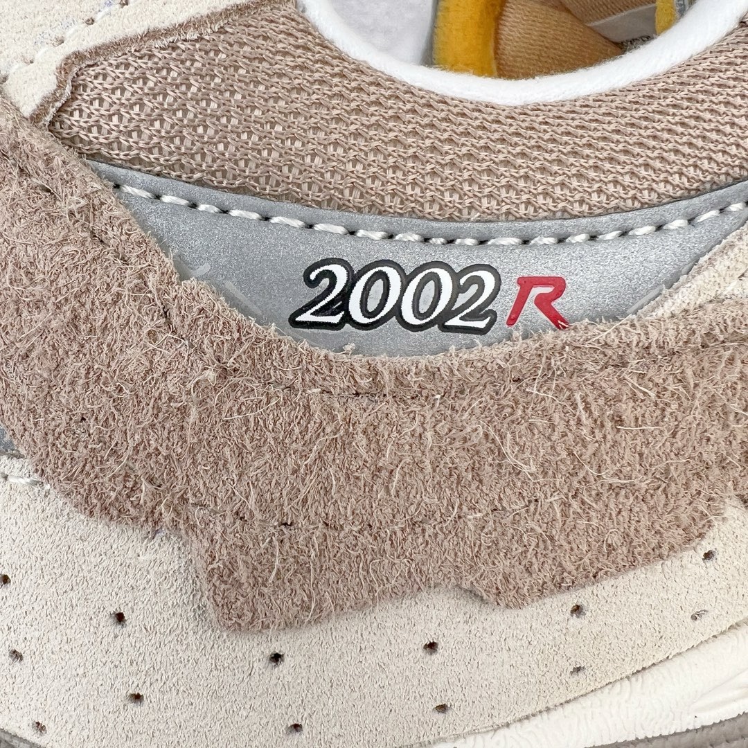 图片[13]-＃M纯原 New Balance M2002RDL 浅卡其 NB新百伦潮流复古织物皮革减震防滑耐磨轻便低帮跑步鞋 原档数据独立私模大底 唯一正确六层组合大底 RB前软后硬 百分百还原原鞋脚感 基于市场现有版本全新升级调整 NB市场最强产物 全网最全配色加持 全套原楦原纸板原厂数据开发 全鞋电脑针车加持 原厂网布 原装进口头层翻毛皮料正确绒感卡色 正确中底拉帮中底网布细节 一比一手工擦旧效果 冲裁组合 匠心打造 耗时两个月开发完成 工艺极其复杂难度可想而知 高端零售专供产物 尺码：36 37 37.5 38 38.5 39.5 40 40.5 41.5 42 42.5 43 44 44.5 45 45.5 46.5 47-选品中心