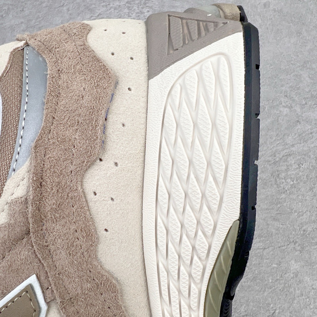 图片[17]-＃M纯原 New Balance M2002RDL 浅卡其 NB新百伦潮流复古织物皮革减震防滑耐磨轻便低帮跑步鞋 原档数据独立私模大底 唯一正确六层组合大底 RB前软后硬 百分百还原原鞋脚感 基于市场现有版本全新升级调整 NB市场最强产物 全网最全配色加持 全套原楦原纸板原厂数据开发 全鞋电脑针车加持 原厂网布 原装进口头层翻毛皮料正确绒感卡色 正确中底拉帮中底网布细节 一比一手工擦旧效果 冲裁组合 匠心打造 耗时两个月开发完成 工艺极其复杂难度可想而知 高端零售专供产物 尺码：36 37 37.5 38 38.5 39.5 40 40.5 41.5 42 42.5 43 44 44.5 45 45.5 46.5 47-选品中心