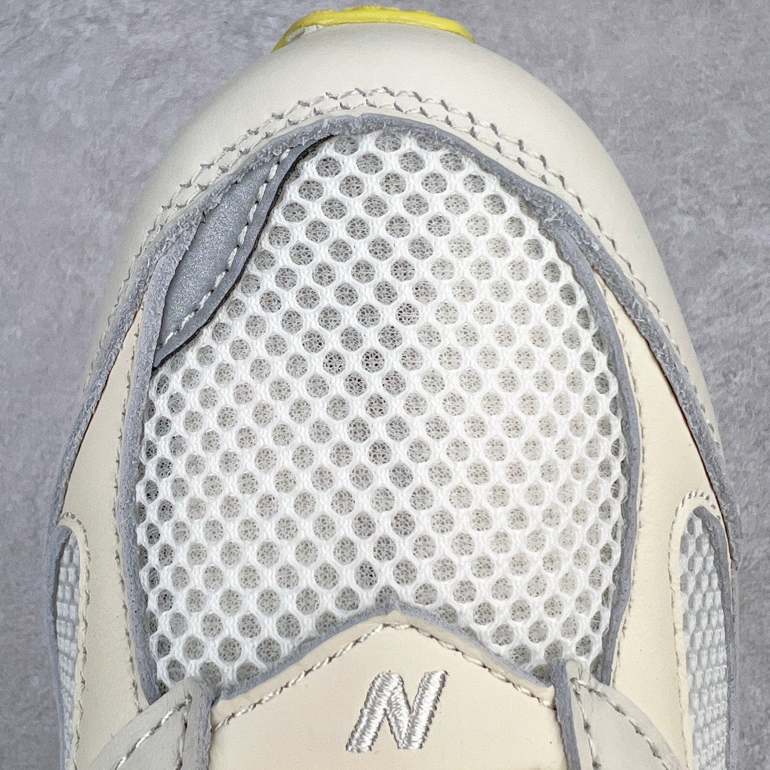 图片[13]-＃M纯原 AURALEE x NB New Balance M2002RA1 奶白 NB新百伦潮流复古织物皮革减震防滑耐磨轻便低帮跑步鞋 原档数据独立私模大底 唯一正确六层组合大底 RB前软后硬 百分百还原原鞋脚感 基于市场现有版本全新升级调整 NB市场最强产物 全网最全配色加持 全套原楦原纸板原厂数据开发 全鞋电脑针车加持 原厂网布 原装进口头层翻毛皮料正确绒感卡色 正确中底拉帮中底网布细节 一比一手工擦旧效果 冲裁组合 匠心打造 耗时两个月开发完成 工艺极其复杂难度可想而知 高端零售专供产物 尺码：36 37 37.5 38 38.5 39.5 40 40.5 41.5 42 42.5 43 44 44.5 45 45.5 46.5 47-选品中心