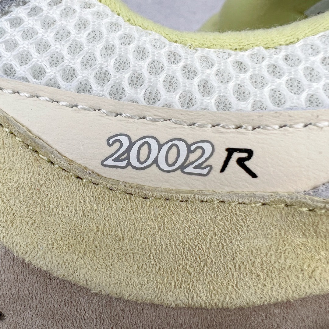 图片[15]-＃M纯原 AURALEE x NB New Balance M2002RA1 奶白 NB新百伦潮流复古织物皮革减震防滑耐磨轻便低帮跑步鞋 原档数据独立私模大底 唯一正确六层组合大底 RB前软后硬 百分百还原原鞋脚感 基于市场现有版本全新升级调整 NB市场最强产物 全网最全配色加持 全套原楦原纸板原厂数据开发 全鞋电脑针车加持 原厂网布 原装进口头层翻毛皮料正确绒感卡色 正确中底拉帮中底网布细节 一比一手工擦旧效果 冲裁组合 匠心打造 耗时两个月开发完成 工艺极其复杂难度可想而知 高端零售专供产物 尺码：36 37 37.5 38 38.5 39.5 40 40.5 41.5 42 42.5 43 44 44.5 45 45.5 46.5 47-选品中心