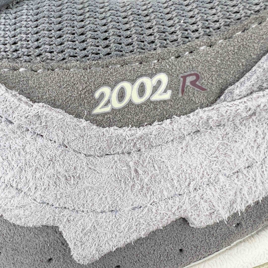 图片[15]-＃M纯原 New Balance M2002RDA 云雨灰 NB新百伦潮流复古织物皮革减震防滑耐磨轻便低帮跑步鞋 原档数据独立私模大底 唯一正确六层组合大底 RB前软后硬 百分百还原原鞋脚感 基于市场现有版本全新升级调整 NB市场最强产物 全网最全配色加持 全套原楦原纸板原厂数据开发 全鞋电脑针车加持 原厂网布 原装进口头层翻毛皮料正确绒感卡色 正确中底拉帮中底网布细节 一比一手工擦旧效果 冲裁组合 匠心打造 耗时两个月开发完成 工艺极其复杂难度可想而知 高端零售专供产物 尺码：36 37 37.5 38 38.5 39.5 40 40.5 41.5 42 42.5 43 44 44.5 45 45.5 46.5 47-选品中心