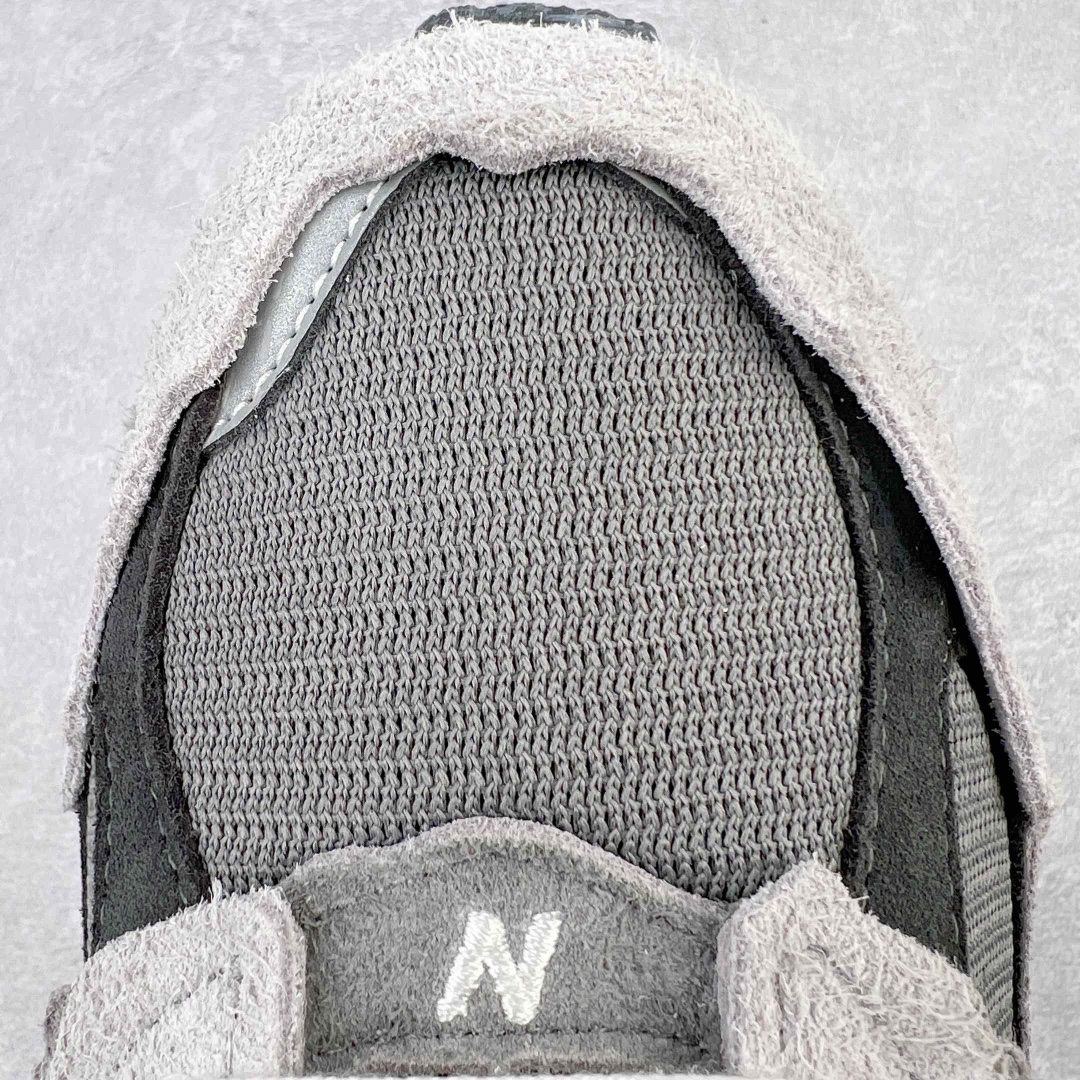 图片[14]-＃M纯原 New Balance M2002RDA 云雨灰 NB新百伦潮流复古织物皮革减震防滑耐磨轻便低帮跑步鞋 原档数据独立私模大底 唯一正确六层组合大底 RB前软后硬 百分百还原原鞋脚感 基于市场现有版本全新升级调整 NB市场最强产物 全网最全配色加持 全套原楦原纸板原厂数据开发 全鞋电脑针车加持 原厂网布 原装进口头层翻毛皮料正确绒感卡色 正确中底拉帮中底网布细节 一比一手工擦旧效果 冲裁组合 匠心打造 耗时两个月开发完成 工艺极其复杂难度可想而知 高端零售专供产物 尺码：36 37 37.5 38 38.5 39.5 40 40.5 41.5 42 42.5 43 44 44.5 45 45.5 46.5 47-选品中心