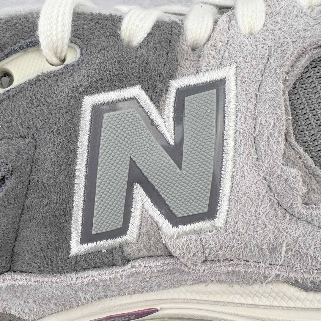 图片[13]-＃M纯原 New Balance M2002RDA 云雨灰 NB新百伦潮流复古织物皮革减震防滑耐磨轻便低帮跑步鞋 原档数据独立私模大底 唯一正确六层组合大底 RB前软后硬 百分百还原原鞋脚感 基于市场现有版本全新升级调整 NB市场最强产物 全网最全配色加持 全套原楦原纸板原厂数据开发 全鞋电脑针车加持 原厂网布 原装进口头层翻毛皮料正确绒感卡色 正确中底拉帮中底网布细节 一比一手工擦旧效果 冲裁组合 匠心打造 耗时两个月开发完成 工艺极其复杂难度可想而知 高端零售专供产物 尺码：36 37 37.5 38 38.5 39.5 40 40.5 41.5 42 42.5 43 44 44.5 45 45.5 46.5 47-选品中心