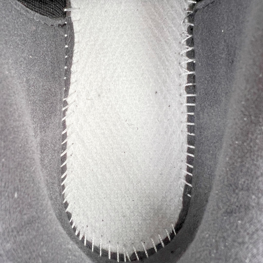 图片[17]-＃M纯原 New Balance M2002RDB 幻影黑 NB新百伦潮流复古织物皮革减震防滑耐磨轻便低帮跑步鞋 原档数据独立私模大底 唯一正确六层组合大底 RB前软后硬 百分百还原原鞋脚感 基于市场现有版本全新升级调整 NB市场最强产物 全网最全配色加持 全套原楦原纸板原厂数据开发 全鞋电脑针车加持 原厂网布 原装进口头层翻毛皮料正确绒感卡色 正确中底拉帮中底网布细节 一比一手工擦旧效果 冲裁组合 匠心打造 耗时两个月开发完成 工艺极其复杂难度可想而知 高端零售专供产物 尺码：36 37 37.5 38 38.5 39.5 40 40.5 41.5 42 42.5 43 44 44.5 45 45.5 46.5 47-选品中心