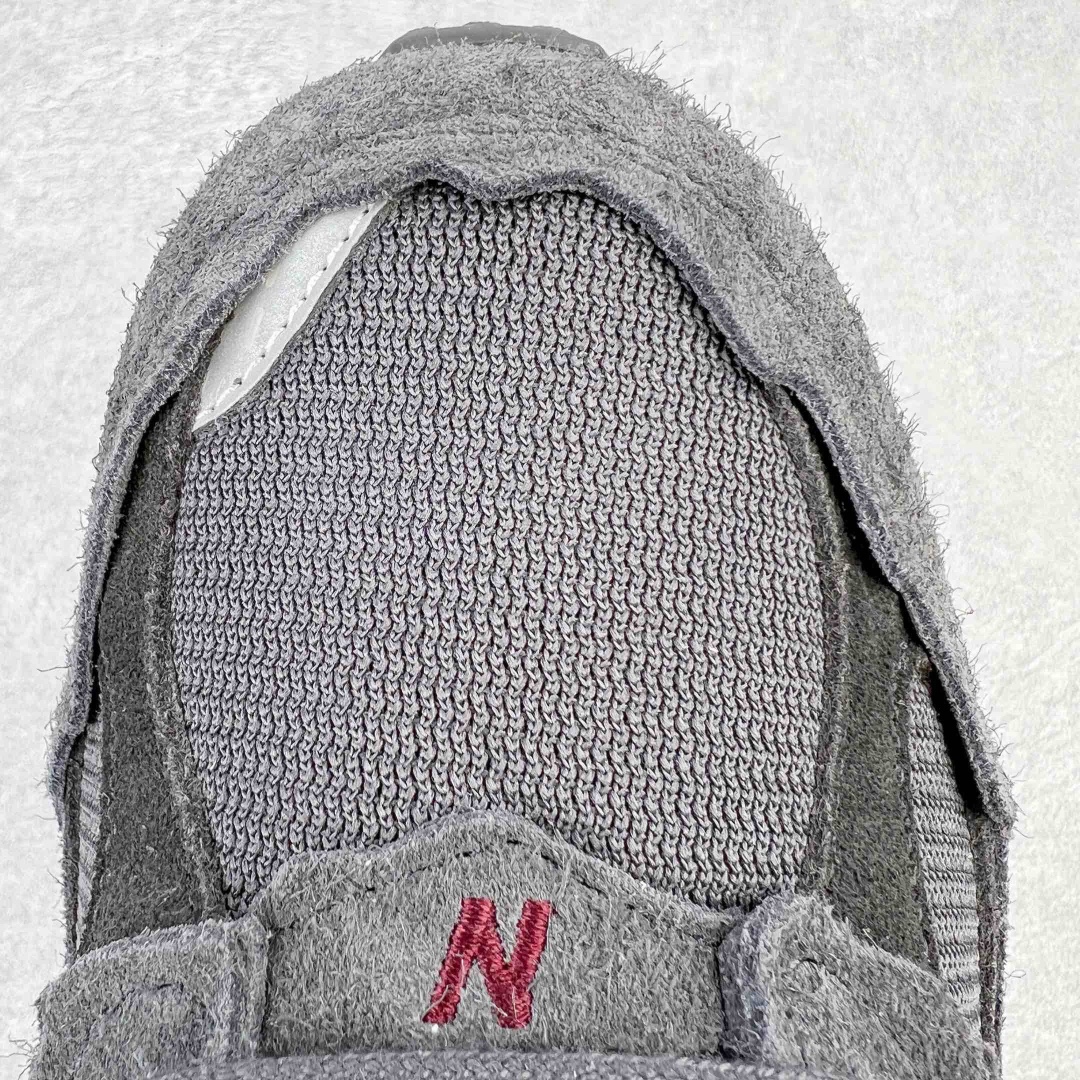 图片[13]-＃M纯原 New Balance M2002RDB 幻影黑 NB新百伦潮流复古织物皮革减震防滑耐磨轻便低帮跑步鞋 原档数据独立私模大底 唯一正确六层组合大底 RB前软后硬 百分百还原原鞋脚感 基于市场现有版本全新升级调整 NB市场最强产物 全网最全配色加持 全套原楦原纸板原厂数据开发 全鞋电脑针车加持 原厂网布 原装进口头层翻毛皮料正确绒感卡色 正确中底拉帮中底网布细节 一比一手工擦旧效果 冲裁组合 匠心打造 耗时两个月开发完成 工艺极其复杂难度可想而知 高端零售专供产物 尺码：36 37 37.5 38 38.5 39.5 40 40.5 41.5 42 42.5 43 44 44.5 45 45.5 46.5 47-选品中心