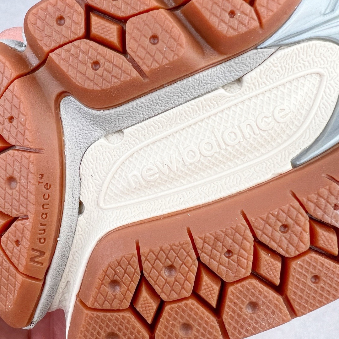 图片[18]-＃M纯原 Atmos x NB New Balance M2002RAM 联名 米棕绿 NB新百伦潮流复古织物皮革减震防滑耐磨轻便低帮跑步鞋 原档数据独立私模大底 唯一正确六层组合大底 RB前软后硬 百分百还原原鞋脚感 基于市场现有版本全新升级调整 NB市场最强产物 全网最全配色加持 全套原楦原纸板原厂数据开发 全鞋电脑针车加持 原厂网布 原装进口头层翻毛皮料正确绒感卡色 正确中底拉帮中底网布细节 一比一手工擦旧效果 冲裁组合 匠心打造 耗时两个月开发完成 工艺极其复杂难度可想而知 高端零售专供产物 尺码：36 37 37.5 38 38.5 39.5 40 40.5 41.5 42 42.5 43 44 44.5 45 45.5 46.5 47-选品中心