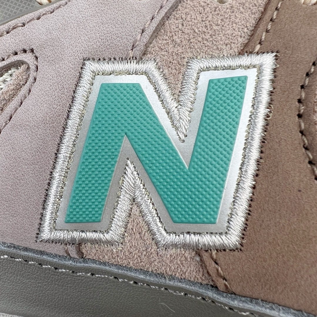 图片[12]-＃M纯原 Atmos x NB New Balance M2002RAM 联名 米棕绿 NB新百伦潮流复古织物皮革减震防滑耐磨轻便低帮跑步鞋 原档数据独立私模大底 唯一正确六层组合大底 RB前软后硬 百分百还原原鞋脚感 基于市场现有版本全新升级调整 NB市场最强产物 全网最全配色加持 全套原楦原纸板原厂数据开发 全鞋电脑针车加持 原厂网布 原装进口头层翻毛皮料正确绒感卡色 正确中底拉帮中底网布细节 一比一手工擦旧效果 冲裁组合 匠心打造 耗时两个月开发完成 工艺极其复杂难度可想而知 高端零售专供产物 尺码：36 37 37.5 38 38.5 39.5 40 40.5 41.5 42 42.5 43 44 44.5 45 45.5 46.5 47-选品中心