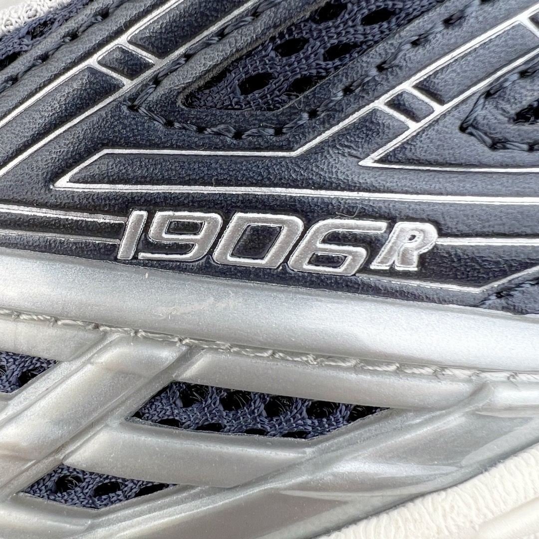 图片[11]-＃M纯原 New Balance M1906RCA 藏青 NB新百伦潮流复古织物皮革减震防滑耐磨轻便低帮跑步鞋 原档数据独立私模大底 唯一正确六层组合大底 RB前软后硬 百分百还原原鞋脚感 基于市场现有版本全新升级调整 NB市场最强产物 全网最全配色加持 全套原楦原纸板原厂数据开发 全鞋电脑针车加持 原厂网布 原装进口头层翻毛皮料正确绒感卡色 正确中底拉帮中底网布细节 一比一手工擦旧效果 冲裁组合 匠心打造 耗时两个月开发完成 工艺极其复杂难度可想而知 高端零售专供产物 尺码：36 37 37.5 38 38.5 39.5 40 40.5 41.5 42 42.5 43 44 44.5 45 45.5 46.5 47-选品中心