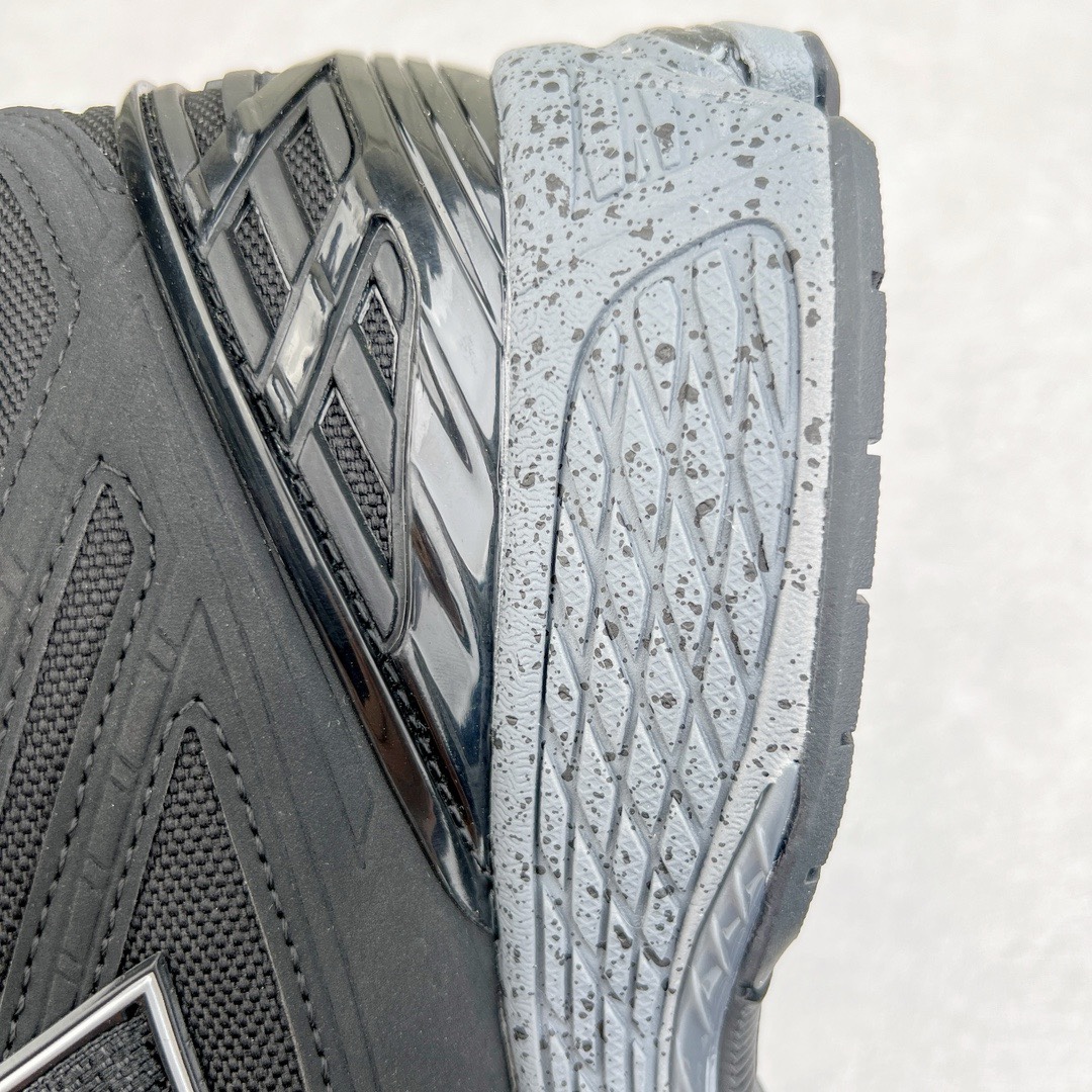 图片[16]-＃M纯原 New Balance M1906ROC 纯黑 NB新百伦潮流复古织物皮革减震防滑耐磨轻便低帮跑步鞋 原档数据独立私模大底 唯一正确六层组合大底 RB前软后硬 百分百还原原鞋脚感 基于市场现有版本全新升级调整 NB市场最强产物 全网最全配色加持 全套原楦原纸板原厂数据开发 全鞋电脑针车加持 原厂网布 原装进口头层翻毛皮料正确绒感卡色 正确中底拉帮中底网布细节 一比一手工擦旧效果 冲裁组合 匠心打造 耗时两个月开发完成 工艺极其复杂难度可想而知 高端零售专供产物 尺码：36 37 37.5 38 38.5 39.5 40 40.5 41.5 42 42.5 43 44 44.5 45 45.5 46.5 47-选品中心