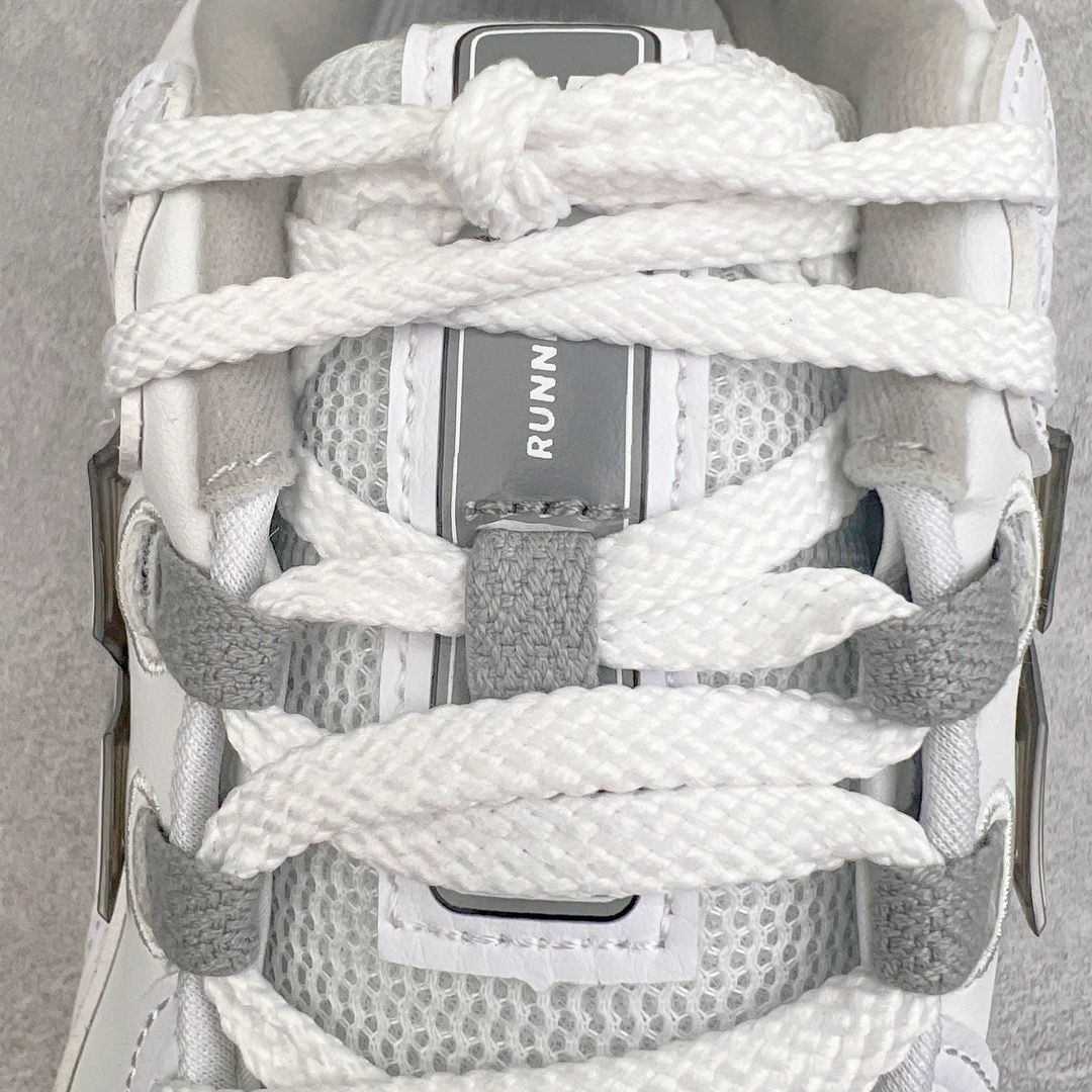 图片[14]-＃M纯原 New Balance M1906RE 白银 NB新百伦潮流复古织物皮革减震防滑耐磨轻便低帮跑步鞋 原档数据独立私模大底 唯一正确六层组合大底 RB前软后硬 百分百还原原鞋脚感 基于市场现有版本全新升级调整 NB市场最强产物 全网最全配色加持 全套原楦原纸板原厂数据开发 全鞋电脑针车加持 原厂网布 原装进口头层翻毛皮料正确绒感卡色 正确中底拉帮中底网布细节 一比一手工擦旧效果 冲裁组合 匠心打造 耗时两个月开发完成 工艺极其复杂难度可想而知 高端零售专供产物 尺码：36 37 37.5 38 38.5 39.5 40 40.5 41.5 42 42.5 43 44 44.5 45 45.5 46.5 47-选品中心