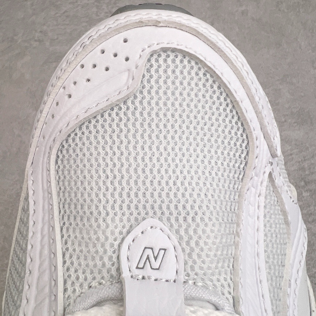 图片[16]-＃M纯原 New Balance M1906RE 白银 NB新百伦潮流复古织物皮革减震防滑耐磨轻便低帮跑步鞋 原档数据独立私模大底 唯一正确六层组合大底 RB前软后硬 百分百还原原鞋脚感 基于市场现有版本全新升级调整 NB市场最强产物 全网最全配色加持 全套原楦原纸板原厂数据开发 全鞋电脑针车加持 原厂网布 原装进口头层翻毛皮料正确绒感卡色 正确中底拉帮中底网布细节 一比一手工擦旧效果 冲裁组合 匠心打造 耗时两个月开发完成 工艺极其复杂难度可想而知 高端零售专供产物 尺码：36 37 37.5 38 38.5 39.5 40 40.5 41.5 42 42.5 43 44 44.5 45 45.5 46.5 47-选品中心