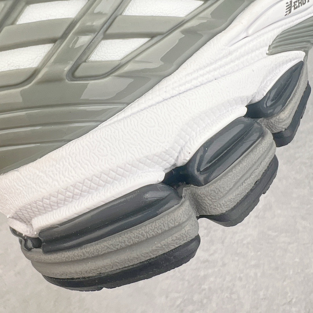 图片[13]-＃M纯原 New Balance M1906RE 白银 NB新百伦潮流复古织物皮革减震防滑耐磨轻便低帮跑步鞋 原档数据独立私模大底 唯一正确六层组合大底 RB前软后硬 百分百还原原鞋脚感 基于市场现有版本全新升级调整 NB市场最强产物 全网最全配色加持 全套原楦原纸板原厂数据开发 全鞋电脑针车加持 原厂网布 原装进口头层翻毛皮料正确绒感卡色 正确中底拉帮中底网布细节 一比一手工擦旧效果 冲裁组合 匠心打造 耗时两个月开发完成 工艺极其复杂难度可想而知 高端零售专供产物 尺码：36 37 37.5 38 38.5 39.5 40 40.5 41.5 42 42.5 43 44 44.5 45 45.5 46.5 47-选品中心