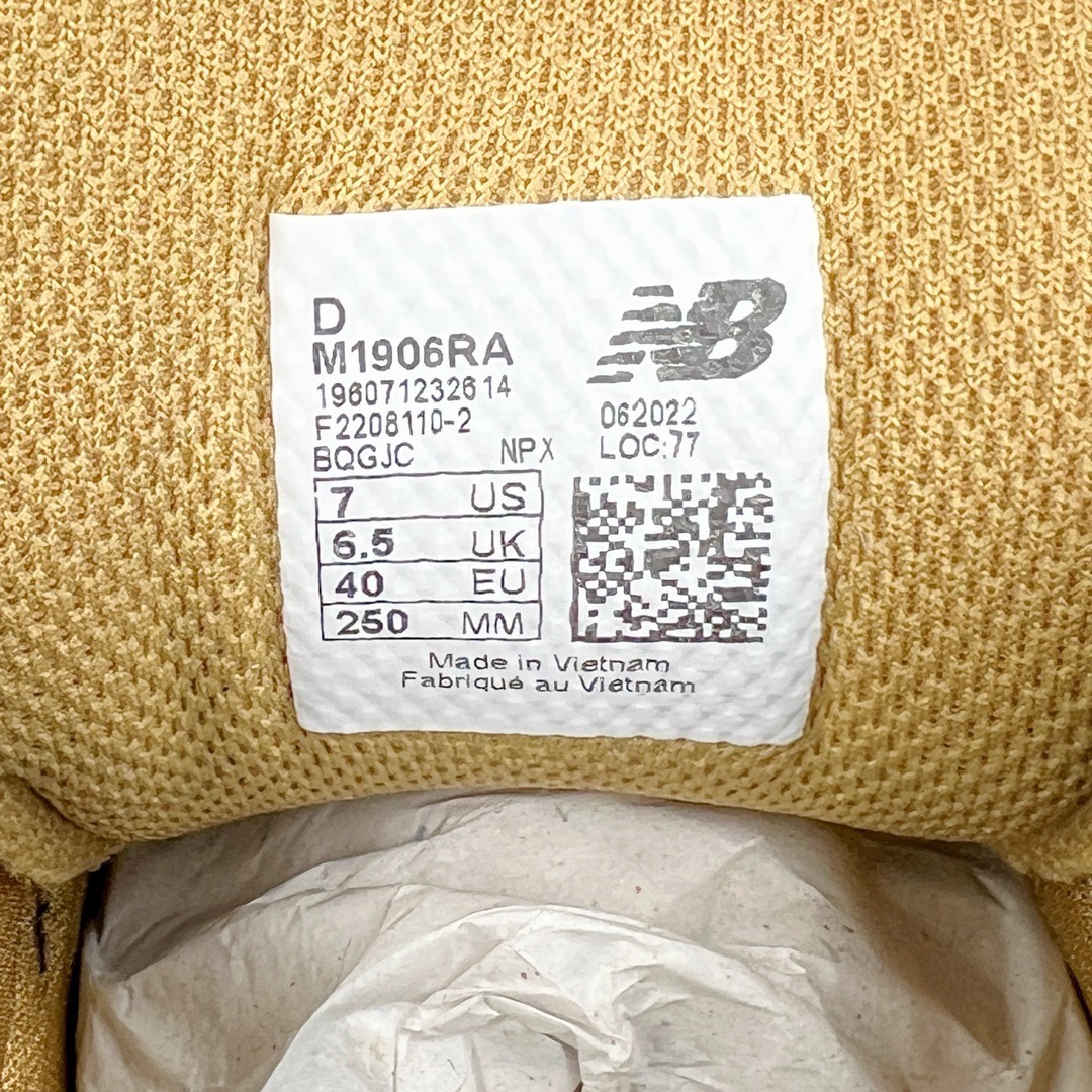 图片[18]-＃M纯原 New Balance M1906RA 白银 NB新百伦潮流复古织物皮革减震防滑耐磨轻便低帮跑步鞋 原档数据独立私模大底 唯一正确六层组合大底 RB前软后硬 百分百还原原鞋脚感 基于市场现有版本全新升级调整 NB市场最强产物 全网最全配色加持 全套原楦原纸板原厂数据开发 全鞋电脑针车加持 原厂网布 原装进口头层翻毛皮料正确绒感卡色 正确中底拉帮中底网布细节 一比一手工擦旧效果 冲裁组合 匠心打造 耗时两个月开发完成 工艺极其复杂难度可想而知 高端零售专供产物 尺码：36 37 37.5 38 38.5 39.5 40 40.5 41.5 42 42.5 43 44 44.5 45 45.5 46.5 47-选品中心