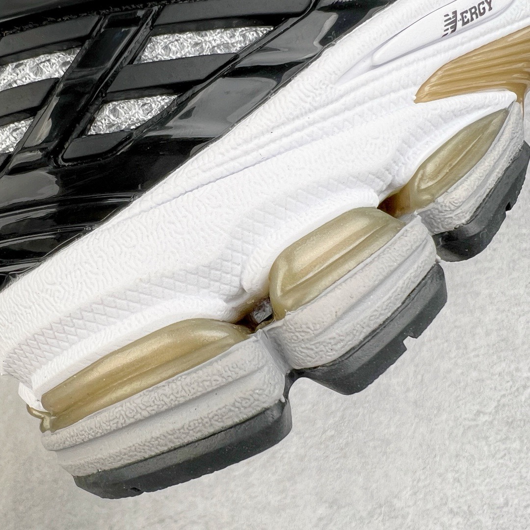 图片[14]-＃M纯原 New Balance M1906RA 白银 NB新百伦潮流复古织物皮革减震防滑耐磨轻便低帮跑步鞋 原档数据独立私模大底 唯一正确六层组合大底 RB前软后硬 百分百还原原鞋脚感 基于市场现有版本全新升级调整 NB市场最强产物 全网最全配色加持 全套原楦原纸板原厂数据开发 全鞋电脑针车加持 原厂网布 原装进口头层翻毛皮料正确绒感卡色 正确中底拉帮中底网布细节 一比一手工擦旧效果 冲裁组合 匠心打造 耗时两个月开发完成 工艺极其复杂难度可想而知 高端零售专供产物 尺码：36 37 37.5 38 38.5 39.5 40 40.5 41.5 42 42.5 43 44 44.5 45 45.5 46.5 47-选品中心