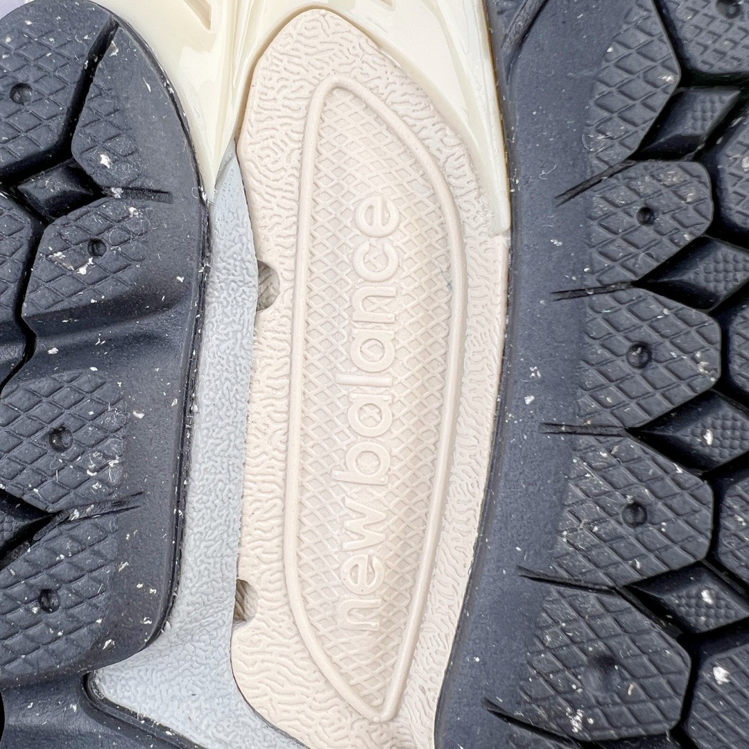 图片[15]-＃M纯原 New Balance M1906DA 燕尾灰 NB新百伦潮流复古织物皮革减震防滑耐磨轻便低帮跑步鞋 原档数据独立私模大底 唯一正确六层组合大底 RB前软后硬 百分百还原原鞋脚感 基于市场现有版本全新升级调整 NB市场最强产物 全网最全配色加持 全套原楦原纸板原厂数据开发 全鞋电脑针车加持 原厂网布 原装进口头层翻毛皮料正确绒感卡色 正确中底拉帮中底网布细节 一比一手工擦旧效果 冲裁组合 匠心打造 耗时两个月开发完成 工艺极其复杂难度可想而知 高端零售专供产物 尺码：36 37 37.5 38 38.5 39.5 40 40.5 41.5 42 42.5 43 44 44.5 45 45.5 46.5 47-选品中心