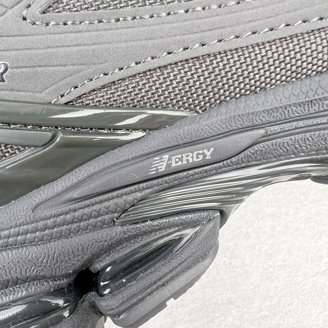 图片[12]-＃M纯原 New Balance M1906RU 深灰色 NB新百伦潮流复古织物皮革减震防滑耐磨轻便低帮跑步鞋 原档数据独立私模大底 唯一正确六层组合大底 RB前软后硬 百分百还原原鞋脚感 基于市场现有版本全新升级调整 NB市场最强产物 全网最全配色加持 全套原楦原纸板原厂数据开发 全鞋电脑针车加持 原厂网布 原装进口头层翻毛皮料正确绒感卡色 正确中底拉帮中底网布细节 一比一手工擦旧效果 冲裁组合 匠心打造 耗时两个月开发完成 工艺极其复杂难度可想而知 高端零售专供产物 尺码：36 37 37.5 38 38.5 39.5 40 40.5 41.5 42 42.5 43 44 44.5 45 45.5 46.5 47-选品中心