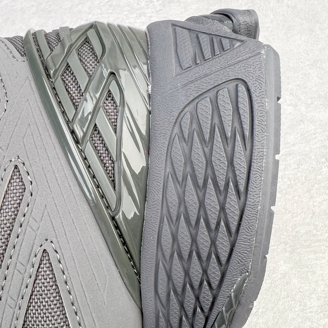 图片[15]-＃M纯原 New Balance M1906RU 深灰色 NB新百伦潮流复古织物皮革减震防滑耐磨轻便低帮跑步鞋 原档数据独立私模大底 唯一正确六层组合大底 RB前软后硬 百分百还原原鞋脚感 基于市场现有版本全新升级调整 NB市场最强产物 全网最全配色加持 全套原楦原纸板原厂数据开发 全鞋电脑针车加持 原厂网布 原装进口头层翻毛皮料正确绒感卡色 正确中底拉帮中底网布细节 一比一手工擦旧效果 冲裁组合 匠心打造 耗时两个月开发完成 工艺极其复杂难度可想而知 高端零售专供产物 尺码：36 37 37.5 38 38.5 39.5 40 40.5 41.5 42 42.5 43 44 44.5 45 45.5 46.5 47-选品中心