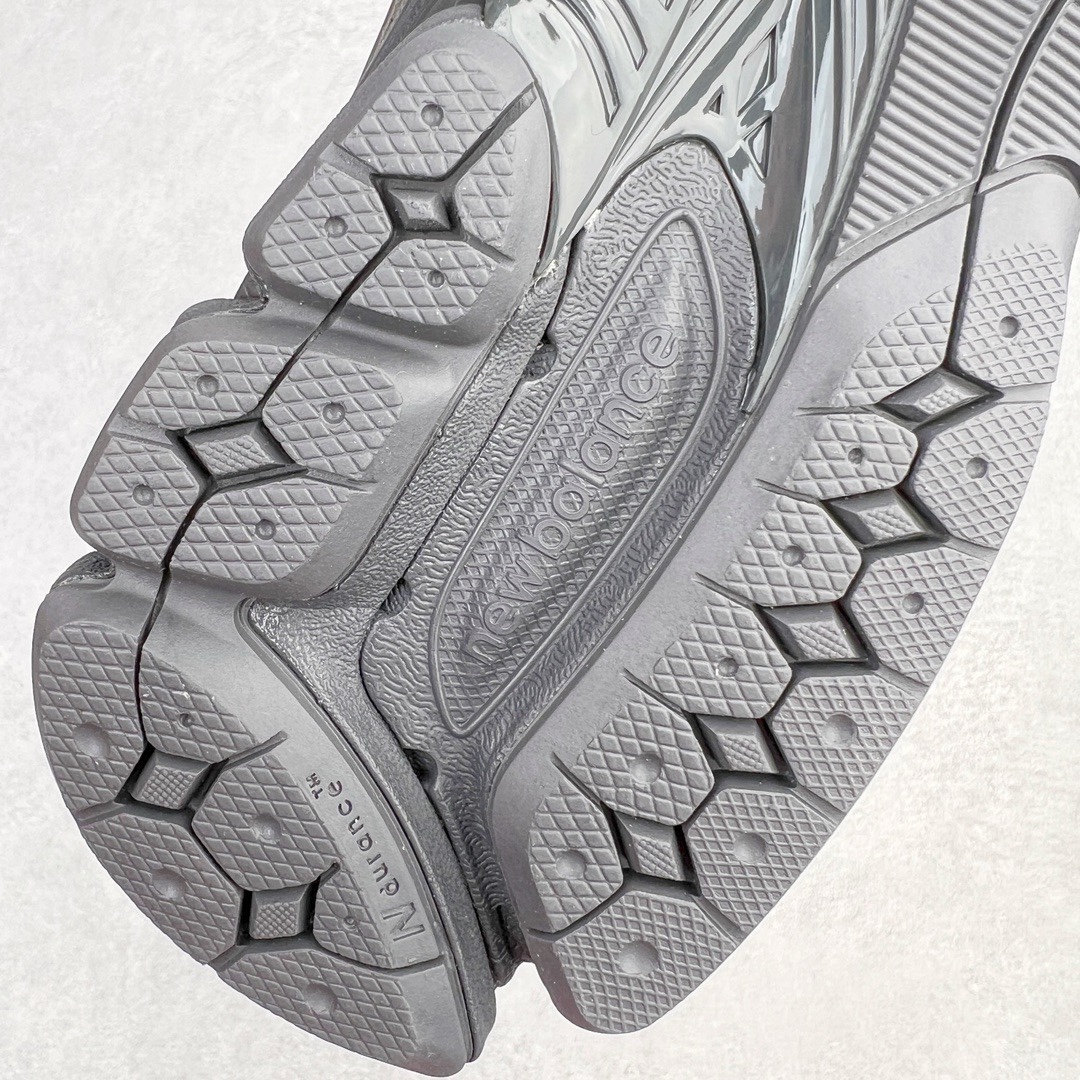 图片[17]-＃M纯原 New Balance M1906RU 深灰色 NB新百伦潮流复古织物皮革减震防滑耐磨轻便低帮跑步鞋 原档数据独立私模大底 唯一正确六层组合大底 RB前软后硬 百分百还原原鞋脚感 基于市场现有版本全新升级调整 NB市场最强产物 全网最全配色加持 全套原楦原纸板原厂数据开发 全鞋电脑针车加持 原厂网布 原装进口头层翻毛皮料正确绒感卡色 正确中底拉帮中底网布细节 一比一手工擦旧效果 冲裁组合 匠心打造 耗时两个月开发完成 工艺极其复杂难度可想而知 高端零售专供产物 尺码：36 37 37.5 38 38.5 39.5 40 40.5 41.5 42 42.5 43 44 44.5 45 45.5 46.5 47-选品中心