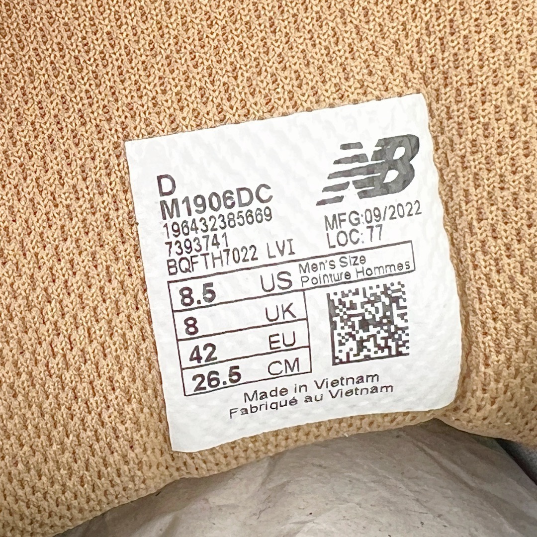 图片[16]-＃M纯原 New Balance M1906DC 白鲸白 NB新百伦潮流复古织物皮革减震防滑耐磨轻便低帮跑步鞋 原档数据独立私模大底 唯一正确六层组合大底 RB前软后硬 百分百还原原鞋脚感 基于市场现有版本全新升级调整 NB市场最强产物 全网最全配色加持 全套原楦原纸板原厂数据开发 全鞋电脑针车加持 原厂网布 原装进口头层翻毛皮料正确绒感卡色 正确中底拉帮中底网布细节 一比一手工擦旧效果 冲裁组合 匠心打造 耗时两个月开发完成 工艺极其复杂难度可想而知 高端零售专供产物 尺码：36 37 37.5 38 38.5 39.5 40 40.5 41.5 42 42.5 43 44 44.5 45 45.5 46.5 47-选品中心