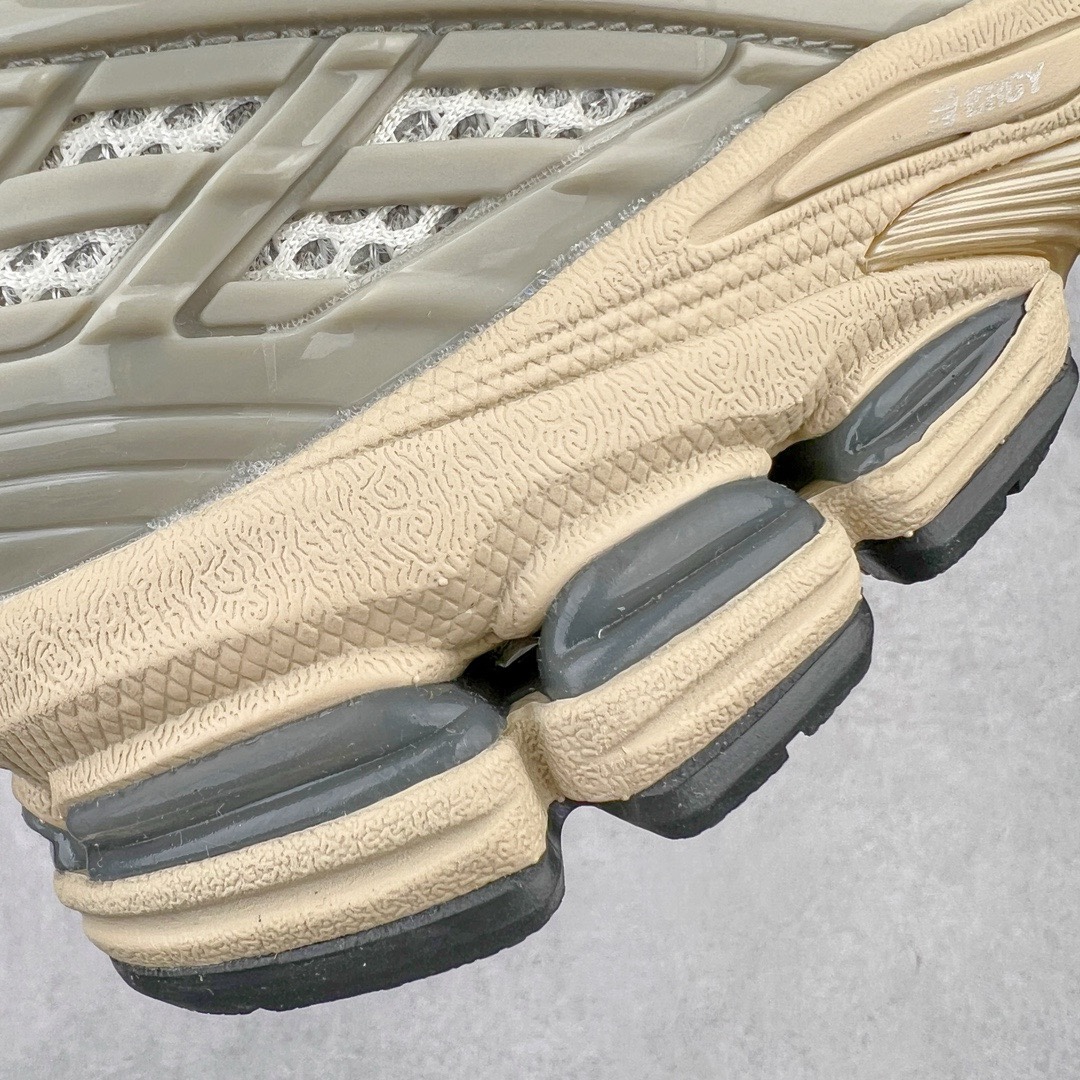 图片[14]-＃M纯原 New Balance M1906RP 白灰 NB新百伦潮流复古织物皮革减震防滑耐磨轻便低帮跑步鞋 原档数据独立私模大底 唯一正确六层组合大底 RB前软后硬 百分百还原原鞋脚感 基于市场现有版本全新升级调整 NB市场最强产物 全网最全配色加持 全套原楦原纸板原厂数据开发 全鞋电脑针车加持 原厂网布 原装进口头层翻毛皮料正确绒感卡色 正确中底拉帮中底网布细节 一比一手工擦旧效果 冲裁组合 匠心打造 耗时两个月开发完成 工艺极其复杂难度可想而知 高端零售专供产物 尺码：36 37 37.5 38 38.5 39.5 40 40.5 41.5 42 42.5 43 44 44.5 45 45.5 46.5 47-选品中心