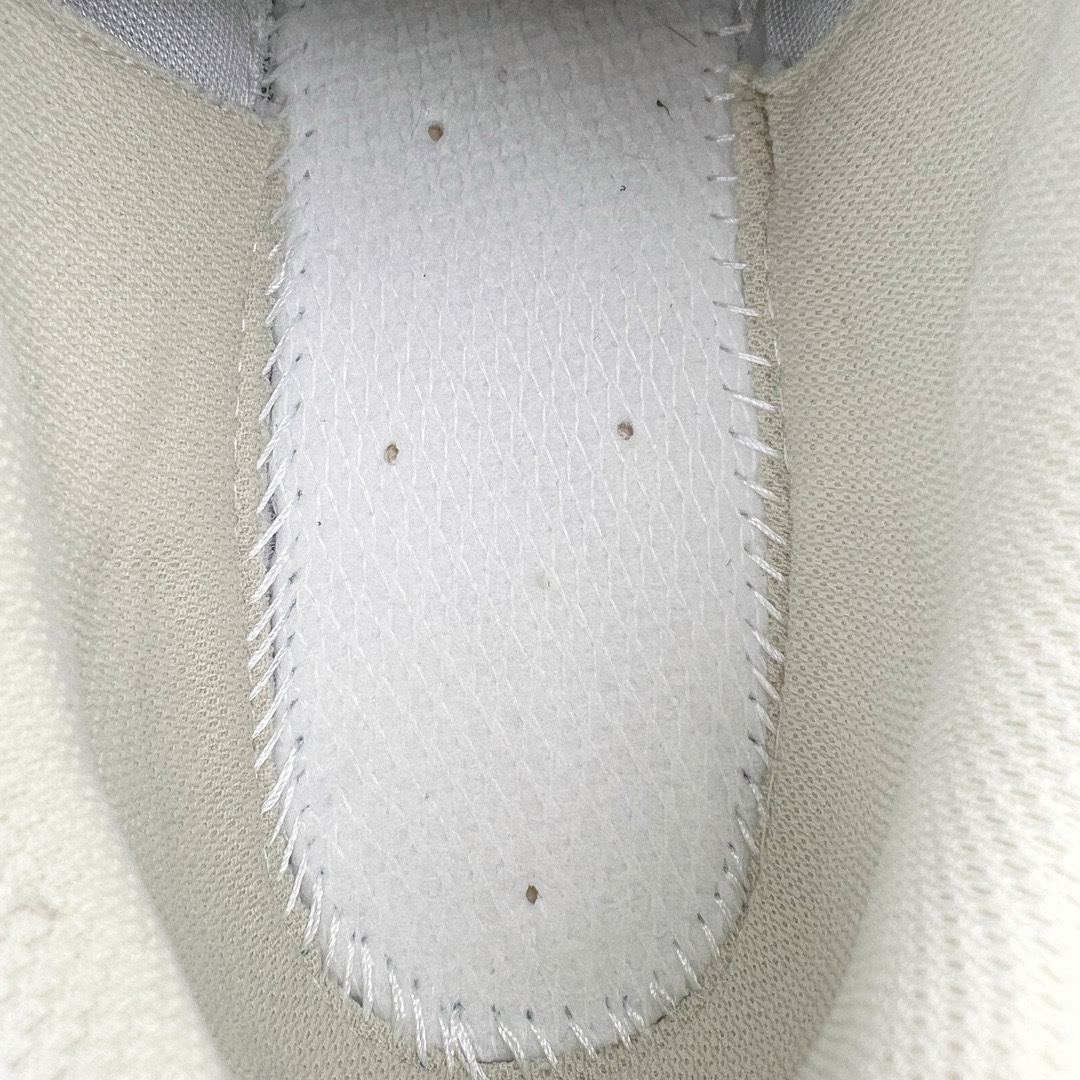 图片[17]-＃M纯原 New Balance M1906RR 白蓝红 NB新百伦潮流复古织物皮革减震防滑耐磨轻便低帮跑步鞋 原档数据独立私模大底 唯一正确六层组合大底 RB前软后硬 百分百还原原鞋脚感 基于市场现有版本全新升级调整 NB市场最强产物 全网最全配色加持 全套原楦原纸板原厂数据开发 全鞋电脑针车加持 原厂网布 原装进口头层翻毛皮料正确绒感卡色 正确中底拉帮中底网布细节 一比一手工擦旧效果 冲裁组合 匠心打造 耗时两个月开发完成 工艺极其复杂难度可想而知 高端零售专供产物 尺码：36 37 37.5 38 38.5 39.5 40 40.5 41.5 42 42.5 43 44 44.5 45 45.5 46.5 47-选品中心