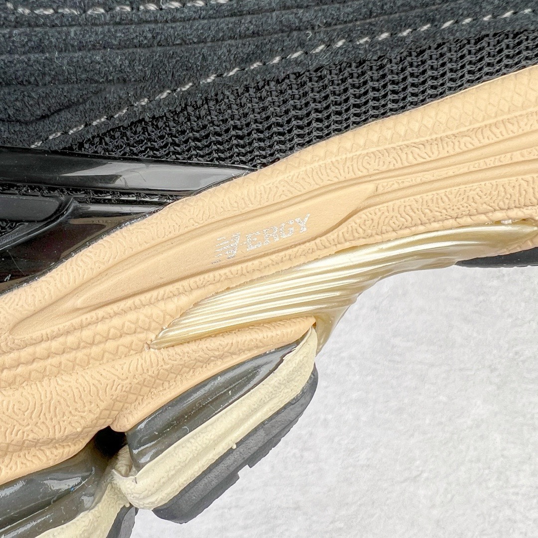 图片[12]-＃M纯原 New Balance M1906RK 黑色 NB新百伦潮流复古织物皮革减震防滑耐磨轻便低帮跑步鞋 原档数据独立私模大底 唯一正确六层组合大底 RB前软后硬 百分百还原原鞋脚感 基于市场现有版本全新升级调整 NB市场最强产物 全网最全配色加持 全套原楦原纸板原厂数据开发 全鞋电脑针车加持 原厂网布 原装进口头层翻毛皮料正确绒感卡色 正确中底拉帮中底网布细节 一比一手工擦旧效果 冲裁组合 匠心打造 耗时两个月开发完成 工艺极其复杂难度可想而知 高端零售专供产物 尺码：36 37 37.5 38 38.5 39.5 40 40.5 41.5 42 42.5 43 44 44.5 45 45.5 46.5 47-选品中心