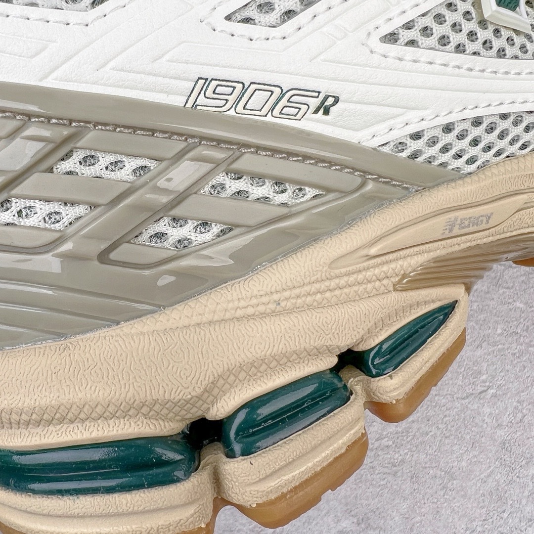 图片[12]-＃M纯原 New Balance M1906RQ 白绿 NB新百伦潮流复古织物皮革减震防滑耐磨轻便低帮跑步鞋 原档数据独立私模大底 唯一正确六层组合大底 RB前软后硬 百分百还原原鞋脚感 基于市场现有版本全新升级调整 NB市场最强产物 全网最全配色加持 全套原楦原纸板原厂数据开发 全鞋电脑针车加持 原厂网布 原装进口头层翻毛皮料正确绒感卡色 正确中底拉帮中底网布细节 一比一手工擦旧效果 冲裁组合 匠心打造 耗时两个月开发完成 工艺极其复杂难度可想而知 高端零售专供产物 尺码：36 37 37.5 38 38.5 39.5 40 40.5 41.5 42 42.5 43 44 44.5 45 45.5 46.5 47-选品中心