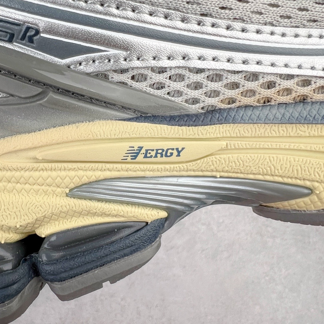 图片[14]-＃M纯原 New Balance M1906RTI 灰银 NB新百伦潮流复古织物皮革减震防滑耐磨轻便低帮跑步鞋 原档数据独立私模大底 唯一正确六层组合大底 RB前软后硬 百分百还原原鞋脚感 基于市场现有版本全新升级调整 NB市场最强产物 全网最全配色加持 全套原楦原纸板原厂数据开发 全鞋电脑针车加持 原厂网布 原装进口头层翻毛皮料正确绒感卡色 正确中底拉帮中底网布细节 一比一手工擦旧效果 冲裁组合 匠心打造 耗时两个月开发完成 工艺极其复杂难度可想而知 高端零售专供产物 尺码：36 37 37.5 38 38.5 39.5 40 40.5 41.5 42 42.5 43 44 44.5 45 45.5 46.5 47-选品中心