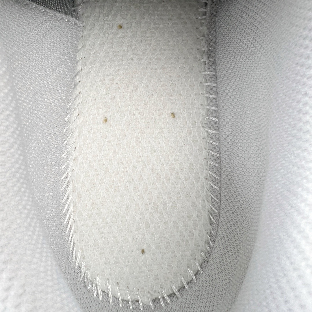 图片[17]-＃M纯原 New Balance M1906RTI 灰银 NB新百伦潮流复古织物皮革减震防滑耐磨轻便低帮跑步鞋 原档数据独立私模大底 唯一正确六层组合大底 RB前软后硬 百分百还原原鞋脚感 基于市场现有版本全新升级调整 NB市场最强产物 全网最全配色加持 全套原楦原纸板原厂数据开发 全鞋电脑针车加持 原厂网布 原装进口头层翻毛皮料正确绒感卡色 正确中底拉帮中底网布细节 一比一手工擦旧效果 冲裁组合 匠心打造 耗时两个月开发完成 工艺极其复杂难度可想而知 高端零售专供产物 尺码：36 37 37.5 38 38.5 39.5 40 40.5 41.5 42 42.5 43 44 44.5 45 45.5 46.5 47-选品中心