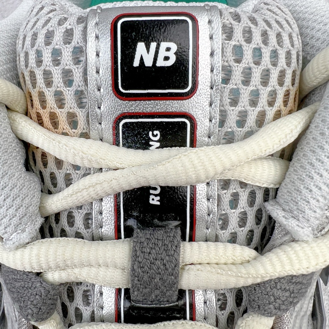 图片[13]-＃M纯原 New Balance M1906RTI 灰银 NB新百伦潮流复古织物皮革减震防滑耐磨轻便低帮跑步鞋 原档数据独立私模大底 唯一正确六层组合大底 RB前软后硬 百分百还原原鞋脚感 基于市场现有版本全新升级调整 NB市场最强产物 全网最全配色加持 全套原楦原纸板原厂数据开发 全鞋电脑针车加持 原厂网布 原装进口头层翻毛皮料正确绒感卡色 正确中底拉帮中底网布细节 一比一手工擦旧效果 冲裁组合 匠心打造 耗时两个月开发完成 工艺极其复杂难度可想而知 高端零售专供产物 尺码：36 37 37.5 38 38.5 39.5 40 40.5 41.5 42 42.5 43 44 44.5 45 45.5 46.5 47-选品中心