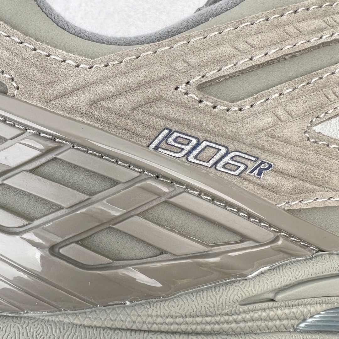 图片[10]-＃M纯原 New Balance M1906RB 经典灰 NB新百伦潮流复古织物皮革减震防滑耐磨轻便低帮跑步鞋 原档数据独立私模大底 唯一正确六层组合大底 RB前软后硬 百分百还原原鞋脚感 基于市场现有版本全新升级调整 NB市场最强产物 全网最全配色加持 全套原楦原纸板原厂数据开发 全鞋电脑针车加持 原厂网布 原装进口头层翻毛皮料正确绒感卡色 正确中底拉帮中底网布细节 一比一手工擦旧效果 冲裁组合 匠心打造 耗时两个月开发完成 工艺极其复杂难度可想而知 高端零售专供产物 尺码：36 37 37.5 38 38.5 39.5 40 40.5 41.5 42 42.5 43 44 44.5 45 45.5 46.5 47-选品中心