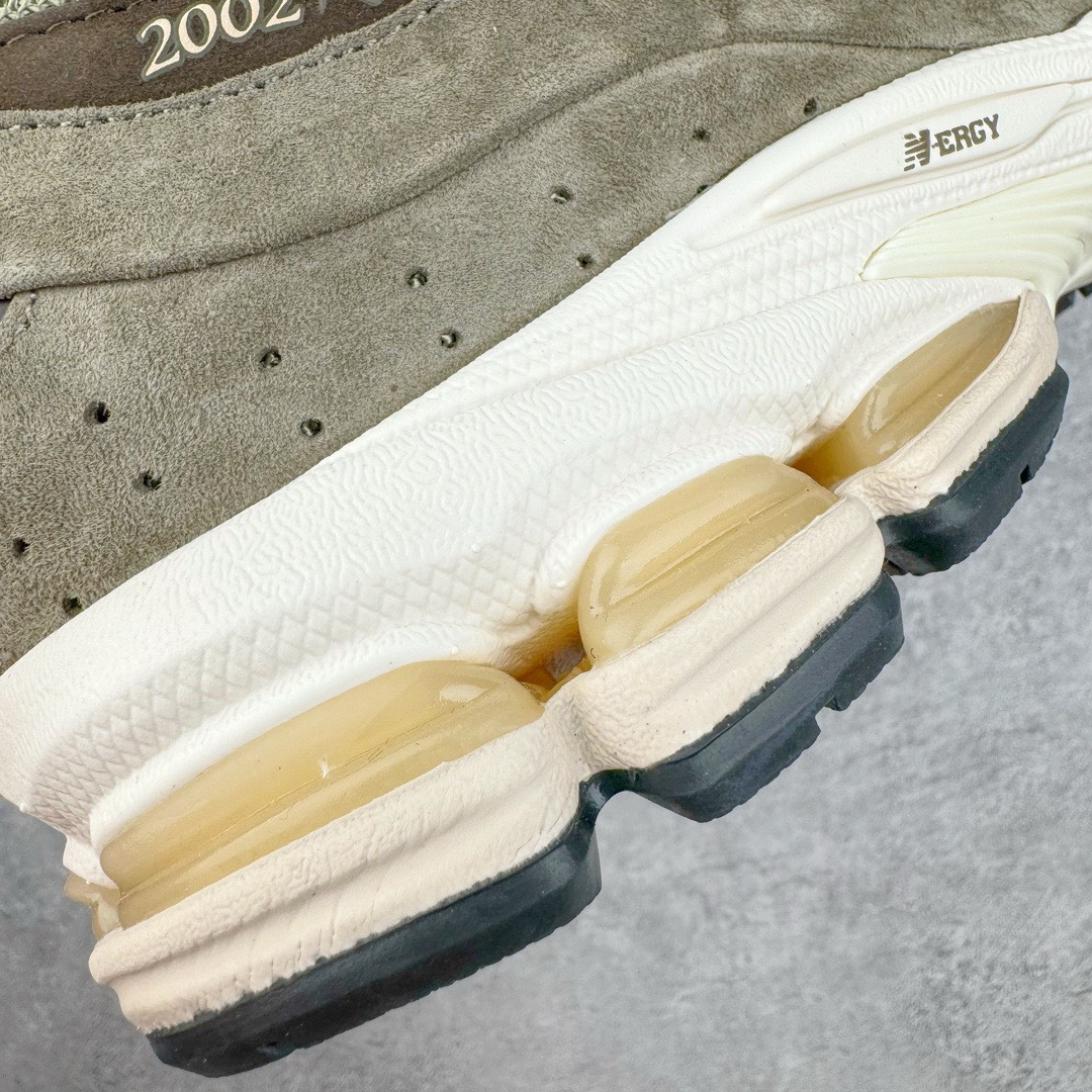 图片[12]-＃M纯原 New Balance M2002RHN 绿色 NB新百伦潮流复古织物皮革减震防滑耐磨轻便低帮跑步鞋 原档数据独立私模大底 唯一正确六层组合大底 RB前软后硬 百分百还原原鞋脚感 基于市场现有版本全新升级调整 NB市场最强产物 全网最全配色加持 全套原楦原纸板原厂数据开发 全鞋电脑针车加持 原厂网布 原装进口头层翻毛皮料正确绒感卡色 正确中底拉帮中底网布细节 一比一手工擦旧效果 冲裁组合 匠心打造 耗时两个月开发完成 工艺极其复杂难度可想而知 高端零售专供产物 尺码：36 37 37.5 38 38.5 39.5 40 40.5 41.5 42 42.5 43 44 44.5 45 45.5 46.5 47-选品中心