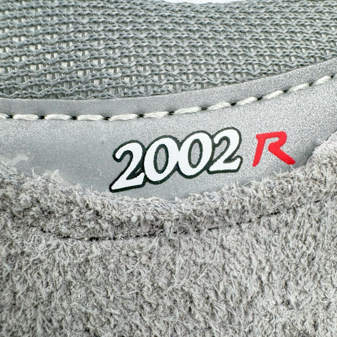 图片[12]-＃M纯原 New Balance M2002RDM 灰色 NB新百伦潮流复古织物皮革减震防滑耐磨轻便低帮跑步鞋 原档数据独立私模大底 唯一正确六层组合大底 RB前软后硬 百分百还原原鞋脚感 基于市场现有版本全新升级调整 NB市场最强产物 全网最全配色加持 全套原楦原纸板原厂数据开发 全鞋电脑针车加持 原厂网布 原装进口头层翻毛皮料正确绒感卡色 正确中底拉帮中底网布细节 一比一手工擦旧效果 冲裁组合 匠心打造 耗时两个月开发完成 工艺极其复杂难度可想而知 高端零售专供产物 尺码：36 37 37.5 38 38.5 39.5 40 40.5 41.5 42 42.5 43 44 44.5 45 45.5 46.5 47-选品中心