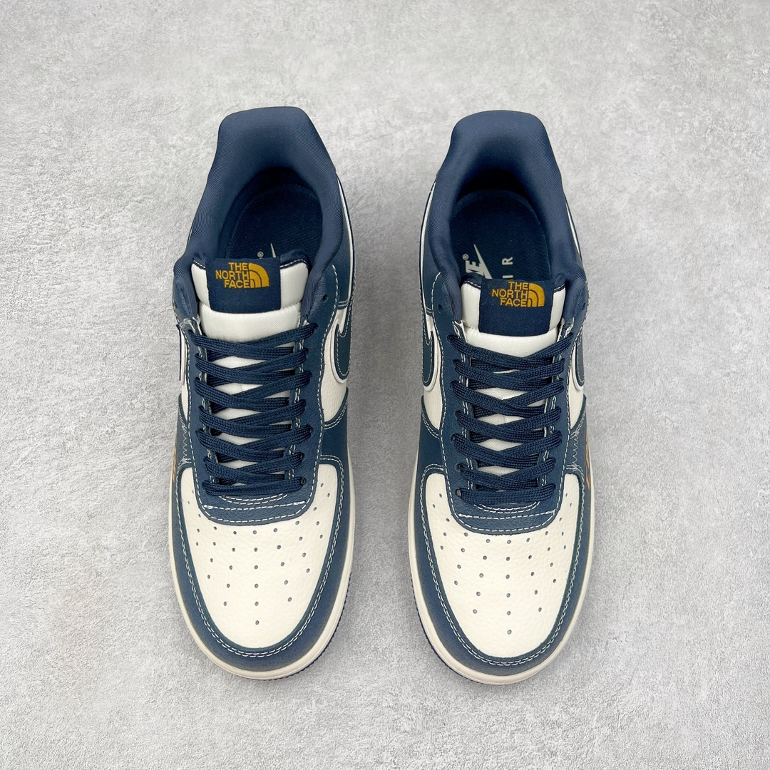 图片[2]-NK Air Force 1´07 Low 空军一号低帮百搭休闲运动板鞋 KK1988-014 柔软、弹性十足的缓震性能和出色的中底设计 横跨复古与现代的外型结合 造就出风靡全球 三十多年的Force 1 直到今天还深受青睐 尺码：36 36.5 37.5 38 38.5 39 40 40.5 41 42 42.5 43 44 44.5 45-选品中心