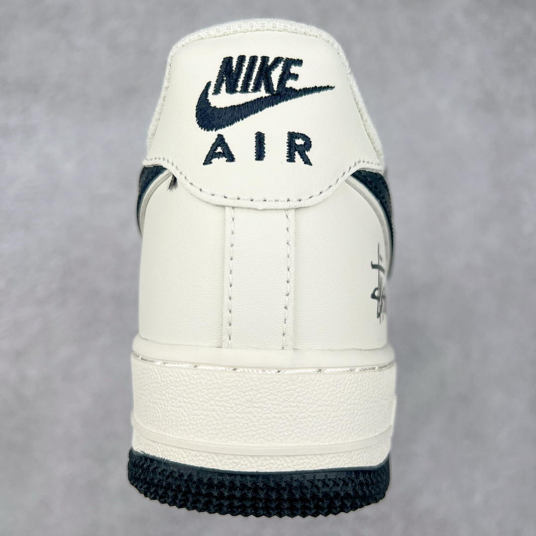 图片[8]-NK Air Force 1´07 Low 空军一号低帮百搭休闲运动板鞋 XH0316-041 柔软、弹性十足的缓震性能和出色的中底设计 横跨复古与现代的外型结合 造就出风靡全球 三十多年的Force 1 直到今天还深受青睐 尺码：36 36.5 37.5 38 38.5 39 40 40.5 41 42 42.5 43 44 44.5 45-选品中心