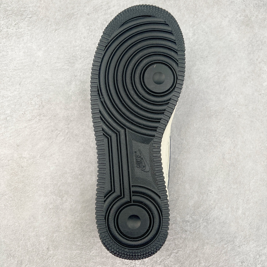 图片[9]-NK Air Force 1´07 Low 空军一号低帮百搭休闲运动板鞋 XH0316-041 柔软、弹性十足的缓震性能和出色的中底设计 横跨复古与现代的外型结合 造就出风靡全球 三十多年的Force 1 直到今天还深受青睐 尺码：36 36.5 37.5 38 38.5 39 40 40.5 41 42 42.5 43 44 44.5 45-选品中心