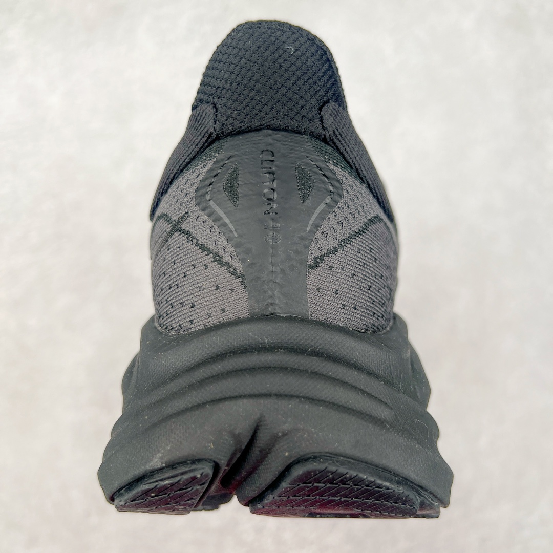 图片[8]-HOKA ONE ONE Clifton 克里夫顿10代专业性能减震公路跑步鞋 轻盈透气的针织网面和纱线的使用让鞋面更挺拔 增强鞋面的强度和支撑性能 搭配柔软的鞋舌 让双脚在舒适包裹中跑的更加畅快 全新泡棉中底 柔软的同时增强回弹性能 为不同跑者提供更平稳流畅的脚感 带来全面的缓冲保护 根据人体工程学设计的延长拉襟 后跟处弹软的海绵填充舒适固定 避免掉跟和摩擦 相比上一代光滑的内衬 Clifton 9的内衬增强了摩擦力 避免双脚在鞋内滑动 尺码：36 36.5 37.5 38 38.5 39 40 40.5 41 42 42.5 43 44 44.5 45-选品中心