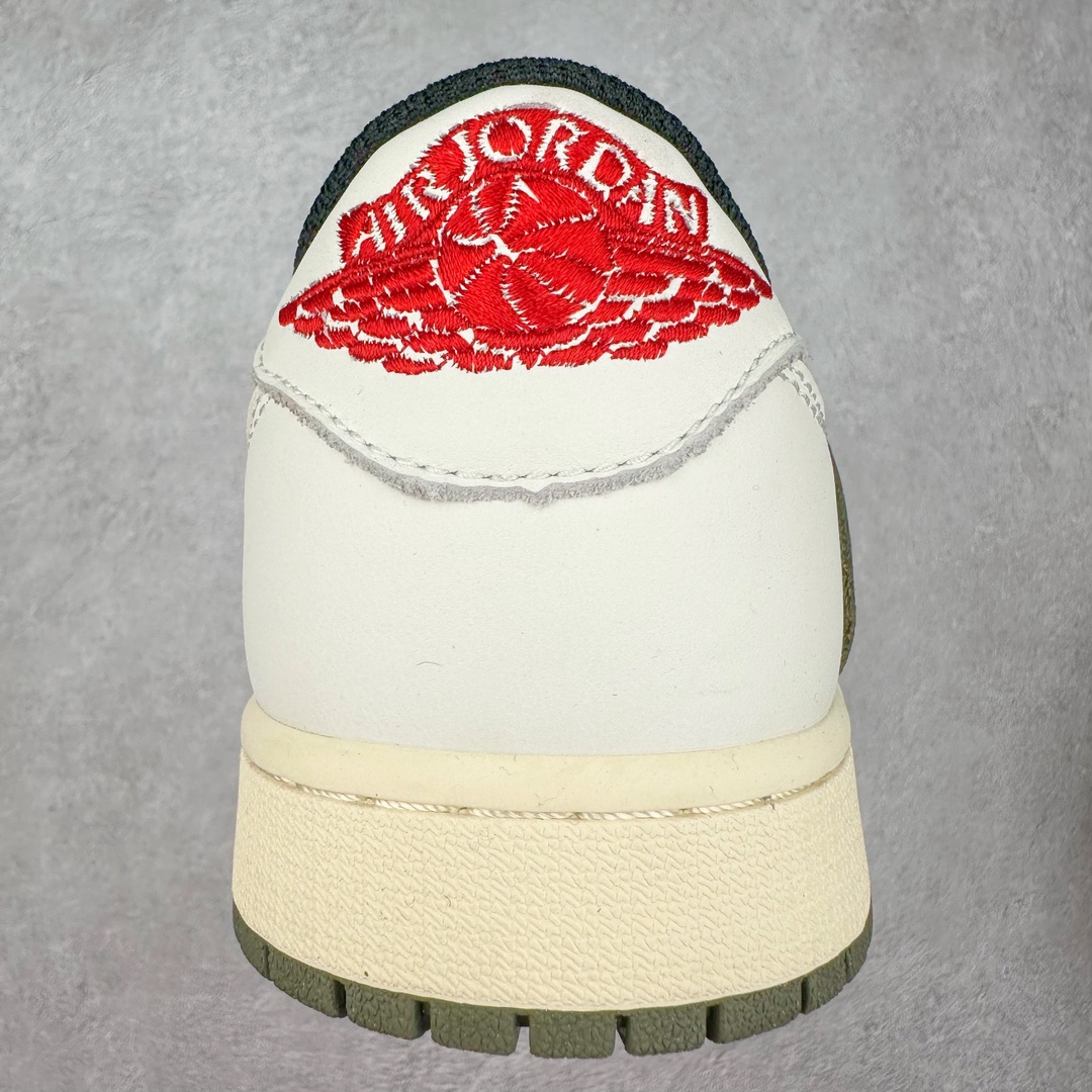 图片[8]-＃福利特价 Travis Scott x Air Jordan AJ1 Low OG SP TS联名倒钩低帮 外贸特供批次 全套原纸板楦头开发 确保原汁原味 完美呈现一代版型 一比一鞋头弧度高度鞋身弧度 此版本只针对中端市场 细节品控鞋型随意秒杀市面同价位 鞋型完美 不臃肿别扭 头层皮料加持 用料绝不含糊 进口玻璃冲刀皮料裁剪零毛边 电脑针车工艺 超高鞋面清洁度 最高QC检验标准 控制溢胶瑕疵 原盒原配 飞翼3D高频深度立体 工艺方面大到整体鞋型 漏斗收腰 底线拉帮 LOGO立体程度 小到针眼排布 载片对称 冲孔效果 鞋标规范 鞋垫背胶等等 无一不是口碑收割 每双都是一个回头客 尺码：36 36.5 37.5 38 38.5 39 40 40.5 41 42 42.5 43 44 44.5 45 46 47.5-选品中心