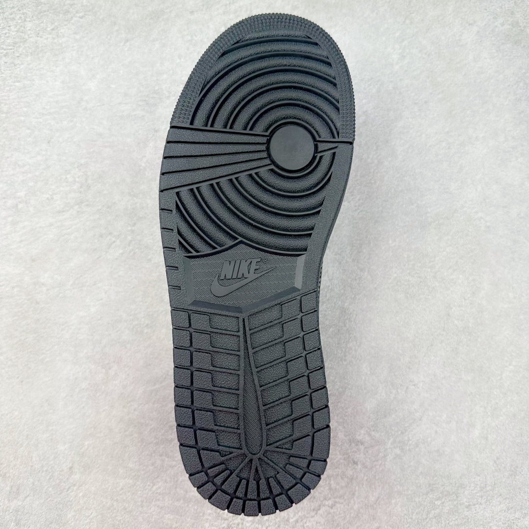 图片[9]-＃福利特价 Travis Scott x Air Jordan AJ1 Low OG SP TS联名倒钩低帮 外贸特供批次 全套原纸板楦头开发 确保原汁原味 完美呈现一代版型 一比一鞋头弧度高度鞋身弧度 此版本只针对中端市场 细节品控鞋型随意秒杀市面同价位 鞋型完美 不臃肿别扭 头层皮料加持 用料绝不含糊 进口玻璃冲刀皮料裁剪零毛边 电脑针车工艺 超高鞋面清洁度 最高QC检验标准 控制溢胶瑕疵 原盒原配 飞翼3D高频深度立体 工艺方面大到整体鞋型 漏斗收腰 底线拉帮 LOGO立体程度 小到针眼排布 载片对称 冲孔效果 鞋标规范 鞋垫背胶等等 无一不是口碑收割 每双都是一个回头客 尺码：36 36.5 37.5 38 38.5 39 40 40.5 41 42 42.5 43 44 44.5 45 46 47.5-选品中心