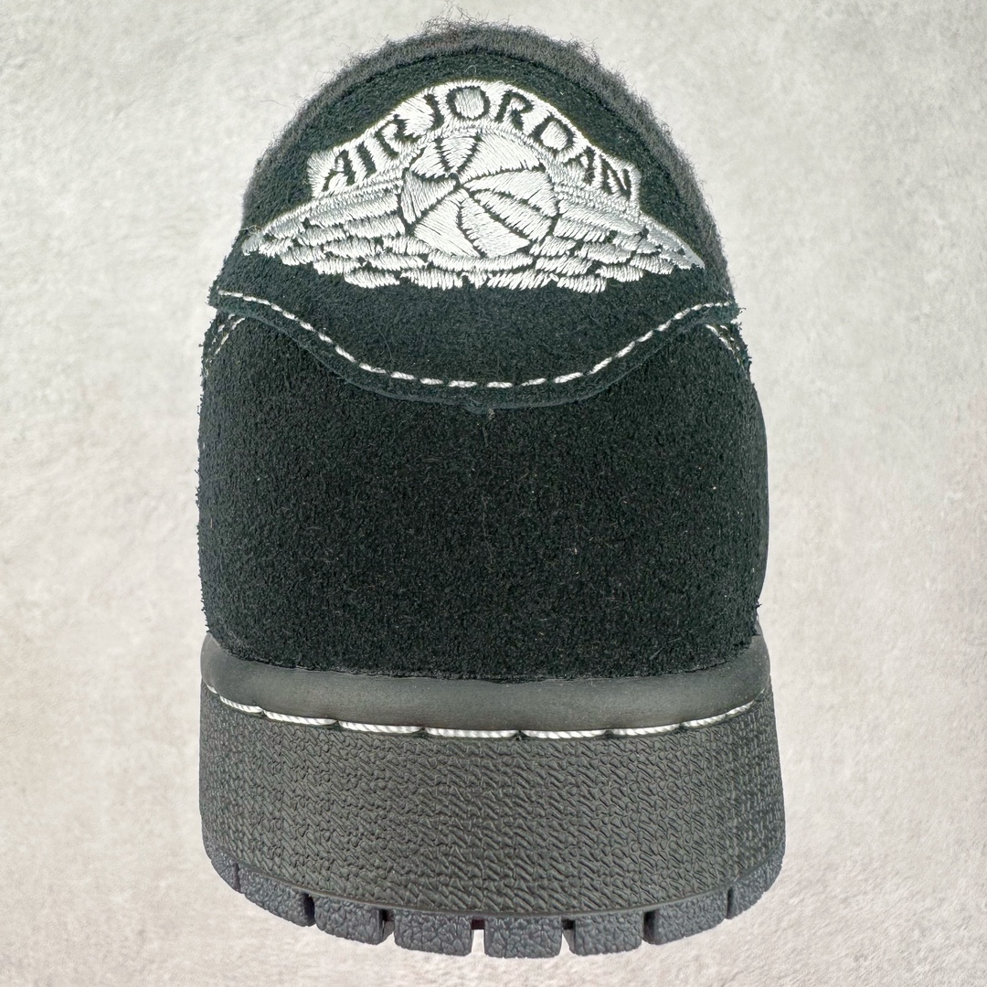 图片[8]-＃福利特价 Travis Scott x Air Jordan AJ1 Low OG SP TS联名倒钩低帮 外贸特供批次 全套原纸板楦头开发 确保原汁原味 完美呈现一代版型 一比一鞋头弧度高度鞋身弧度 此版本只针对中端市场 细节品控鞋型随意秒杀市面同价位 鞋型完美 不臃肿别扭 头层皮料加持 用料绝不含糊 进口玻璃冲刀皮料裁剪零毛边 电脑针车工艺 超高鞋面清洁度 最高QC检验标准 控制溢胶瑕疵 原盒原配 飞翼3D高频深度立体 工艺方面大到整体鞋型 漏斗收腰 底线拉帮 LOGO立体程度 小到针眼排布 载片对称 冲孔效果 鞋标规范 鞋垫背胶等等 无一不是口碑收割 每双都是一个回头客 尺码：36 36.5 37.5 38 38.5 39 40 40.5 41 42 42.5 43 44 44.5 45 46 47.5-选品中心