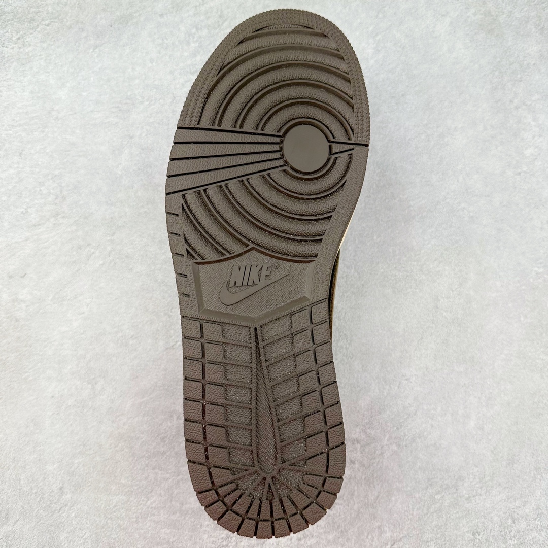 图片[9]-＃福利特价 Travis Scott x Air Jordan AJ1 Low OG SP TS联名倒钩低帮 外贸特供批次 全套原纸板楦头开发 确保原汁原味 完美呈现一代版型 一比一鞋头弧度高度鞋身弧度 此版本只针对中端市场 细节品控鞋型随意秒杀市面同价位 鞋型完美 不臃肿别扭 头层皮料加持 用料绝不含糊 进口玻璃冲刀皮料裁剪零毛边 电脑针车工艺 超高鞋面清洁度 最高QC检验标准 控制溢胶瑕疵 原盒原配 飞翼3D高频深度立体 工艺方面大到整体鞋型 漏斗收腰 底线拉帮 LOGO立体程度 小到针眼排布 载片对称 冲孔效果 鞋标规范 鞋垫背胶等等 无一不是口碑收割 每双都是一个回头客 尺码：36 36.5 37.5 38 38.5 39 40 40.5 41 42 42.5 43 44 44.5 45 46 47.5-选品中心
