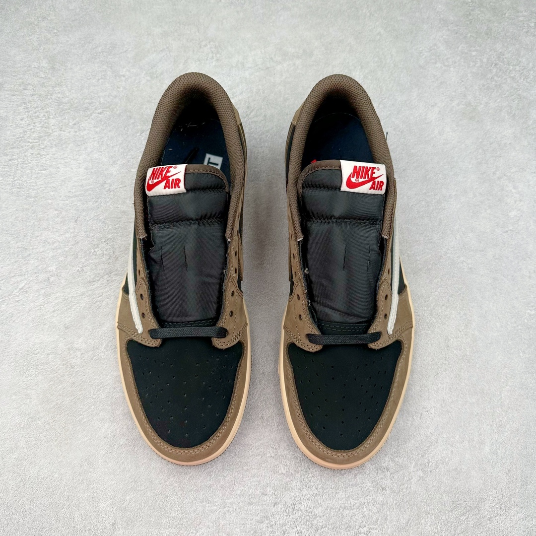 图片[2]-＃福利特价 Travis Scott x Air Jordan AJ1 Low OG SP TS联名倒钩低帮 外贸特供批次 全套原纸板楦头开发 确保原汁原味 完美呈现一代版型 一比一鞋头弧度高度鞋身弧度 此版本只针对中端市场 细节品控鞋型随意秒杀市面同价位 鞋型完美 不臃肿别扭 头层皮料加持 用料绝不含糊 进口玻璃冲刀皮料裁剪零毛边 电脑针车工艺 超高鞋面清洁度 最高QC检验标准 控制溢胶瑕疵 原盒原配 飞翼3D高频深度立体 工艺方面大到整体鞋型 漏斗收腰 底线拉帮 LOGO立体程度 小到针眼排布 载片对称 冲孔效果 鞋标规范 鞋垫背胶等等 无一不是口碑收割 每双都是一个回头客 尺码：36 36.5 37.5 38 38.5 39 40 40.5 41 42 42.5 43 44 44.5 45 46 47.5-选品中心