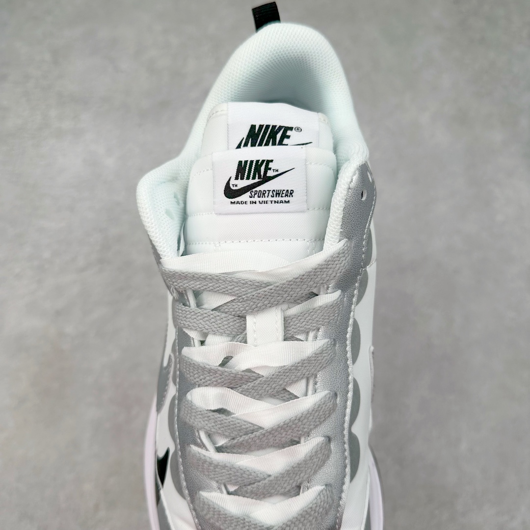 图片[5]-＃XP纯原 Sacai x NK VaporWaffle 联名款华夫3.0潮流休闲增高运动鞋 白银配色 DD1875-201 海外高端零售专属订单 只服务市场百分之五高端客户 全套原楦原纸版原鞋开模 全网最具灵魂的版型 皮料卡色质感均保持原鞋一致 原装油墨Logo手工描漆 原装大底米色部分外尖内方 大底开口上翘弧度 后跟开口弧度高度原鞋一致 全鞋电脑针车 原厂鞋舌织唛标 原盒原配 中文合格证质保卡 客订外包保护盒‼️尺码：35.5 36 36.5 37.5 38 38.5 39 40 40.5 41 42 42.5 43 44 44.5 45 46 47.5-选品中心