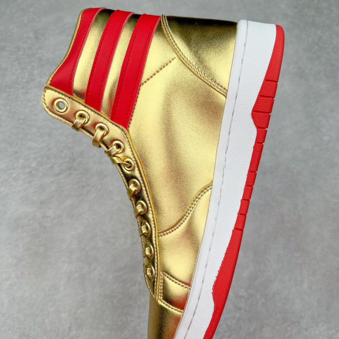 图片[7]-特朗普推出一款“永不投降”运动鞋，特朗普个人运动鞋品牌Trump Never Surrender High-Top 特朗普一代系列高帮总统休闲运动篮球板鞋“皮革液态银USA”PKTLP001 美国前总统特朗普（Donald Trump）日前推出一双要价399美元、名为“永不投降（Never Surrender High-Tops）”的金色高筒运动鞋，引发外界抢购，该运动鞋在推出不到半天的时间即售罄。对此，现任总统拜登（Joe Biden）竞选团队感到不以为然，抨击特朗普兜售盗版奢侈品品牌Off-White球鞋。尺码：40 40.5 41 42 42.5 43 44 44.5 45 46 47.5-选品中心