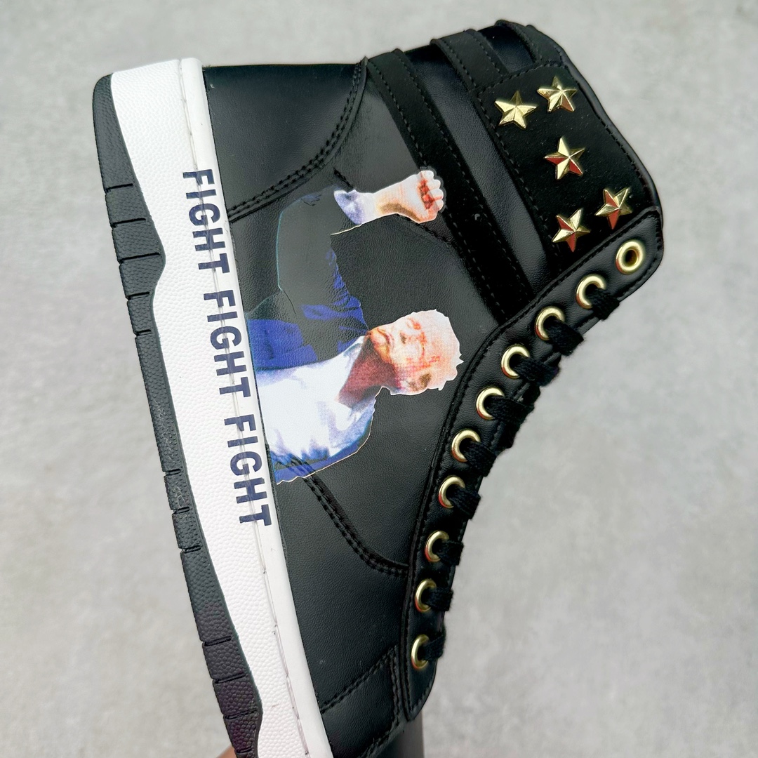 图片[6]-特朗普推出一款“永不投降”运动鞋，特朗普个人运动鞋品牌Trump Never Surrender High-Top 特朗普一代系列高帮总统休闲运动篮球板鞋“皮革液态银USA”PKTLP001 美国前总统特朗普（Donald Trump）日前推出一双要价399美元、名为“永不投降（Never Surrender High-Tops）”的金色高筒运动鞋，引发外界抢购，该运动鞋在推出不到半天的时间即售罄。对此，现任总统拜登（Joe Biden）竞选团队感到不以为然，抨击特朗普兜售盗版奢侈品品牌Off-White球鞋。尺码：40 40.5 41 42 42.5 43 44 44.5 45 46 47.5-选品中心